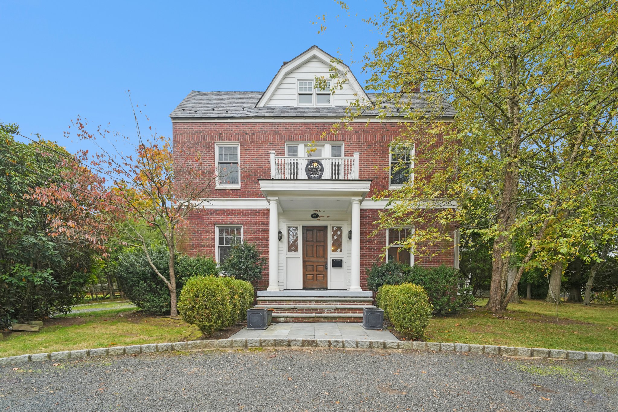 390 Harland Avenue 