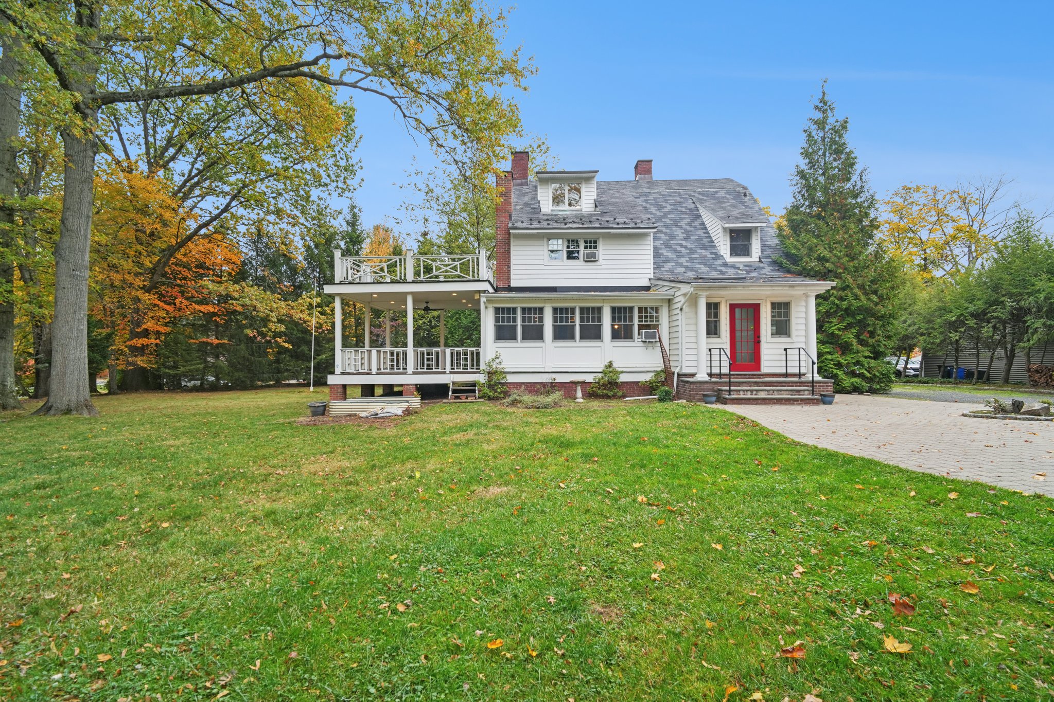 390 Harland Avenue 