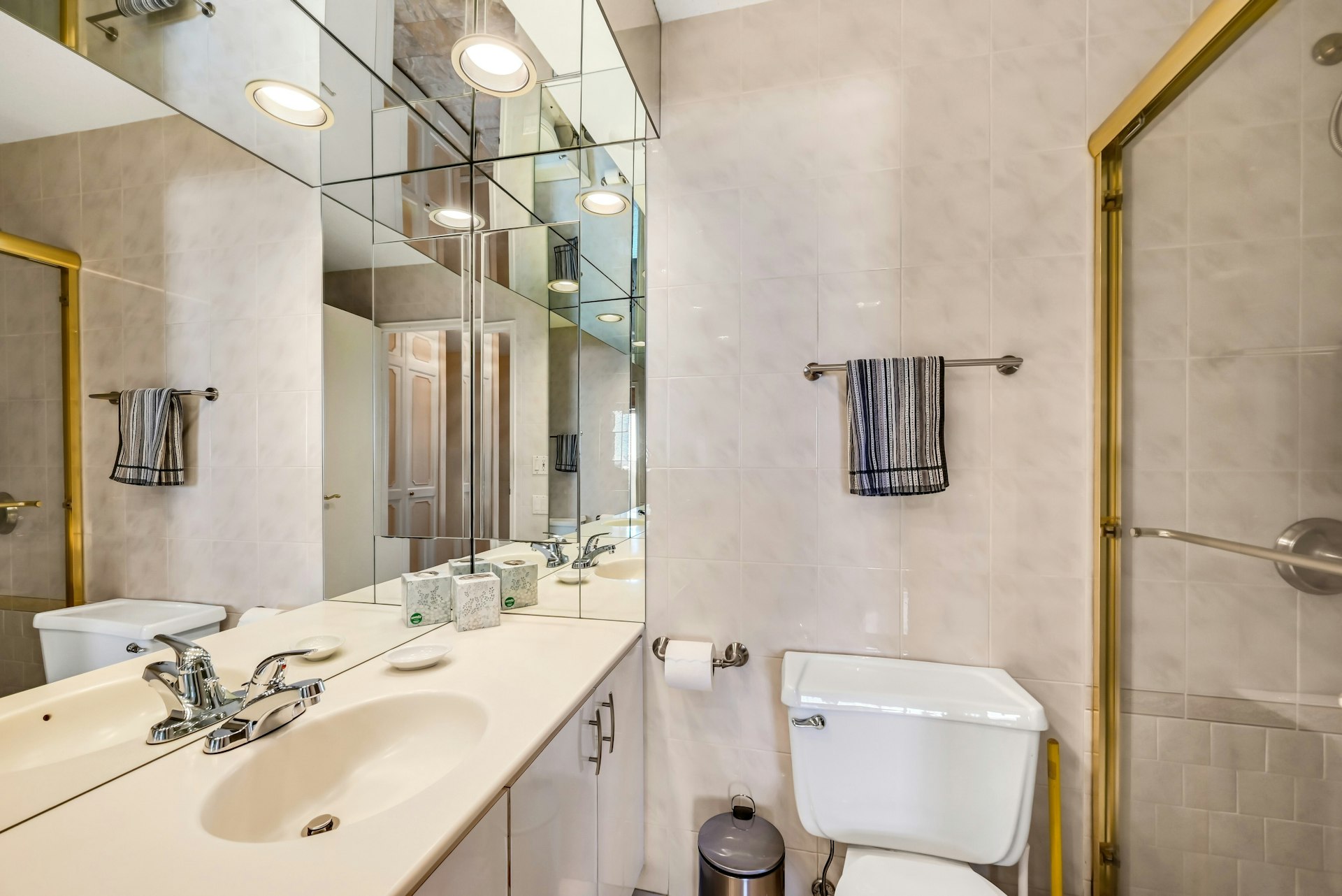 300 Winston Drive Unit# C2711