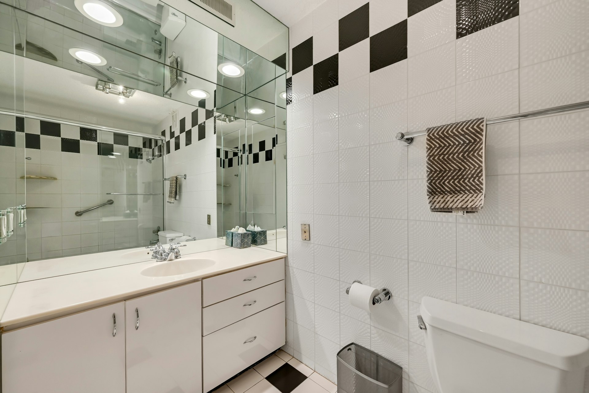 300 Winston Drive Unit# C2711