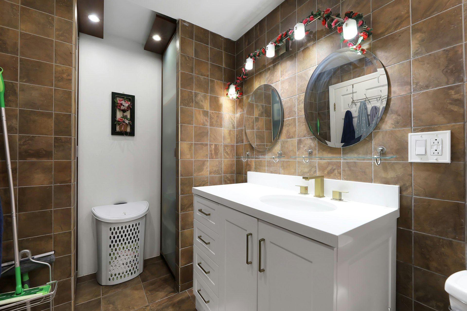 770 Anderson Avenue #16H 