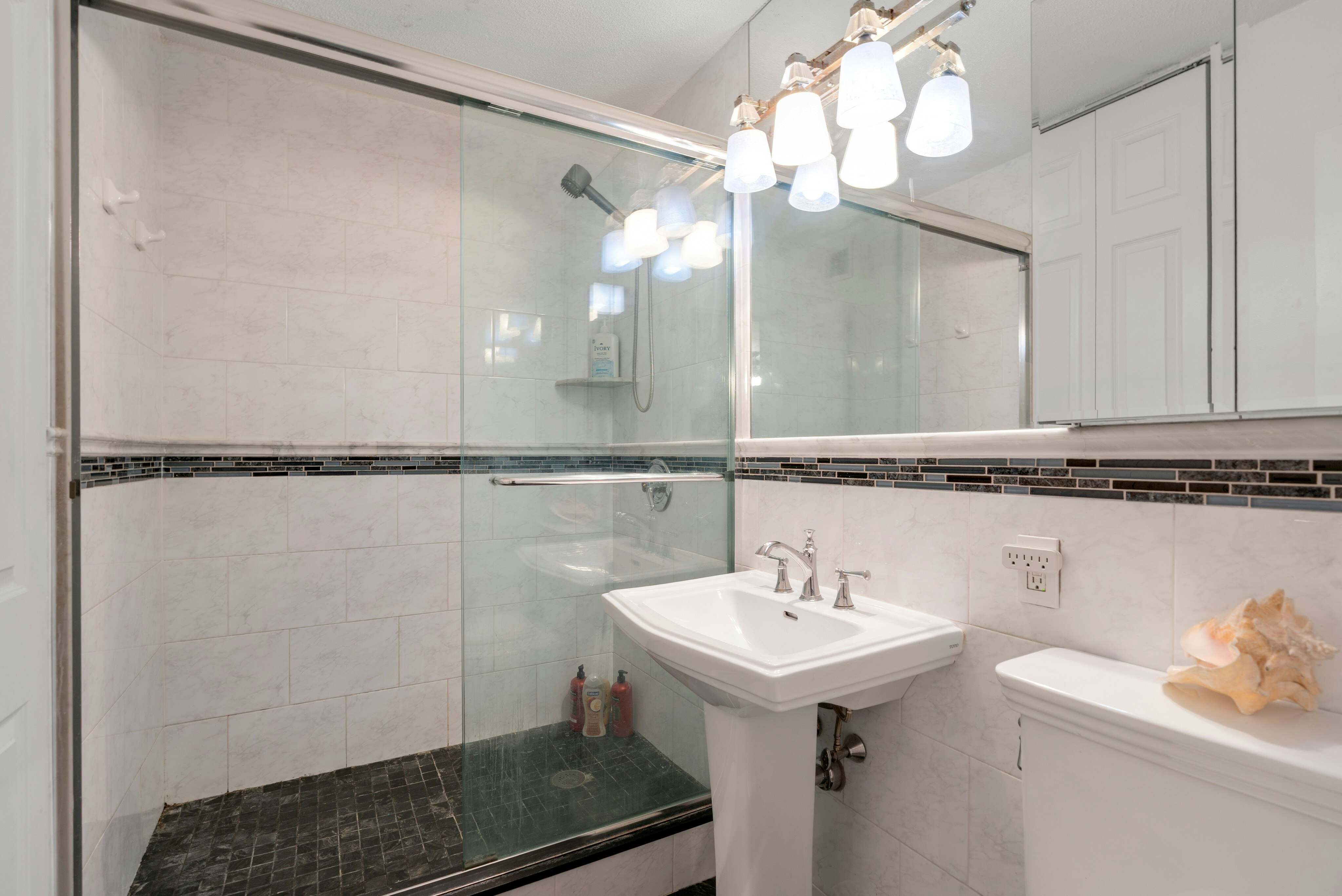 555 North Avenue 17S