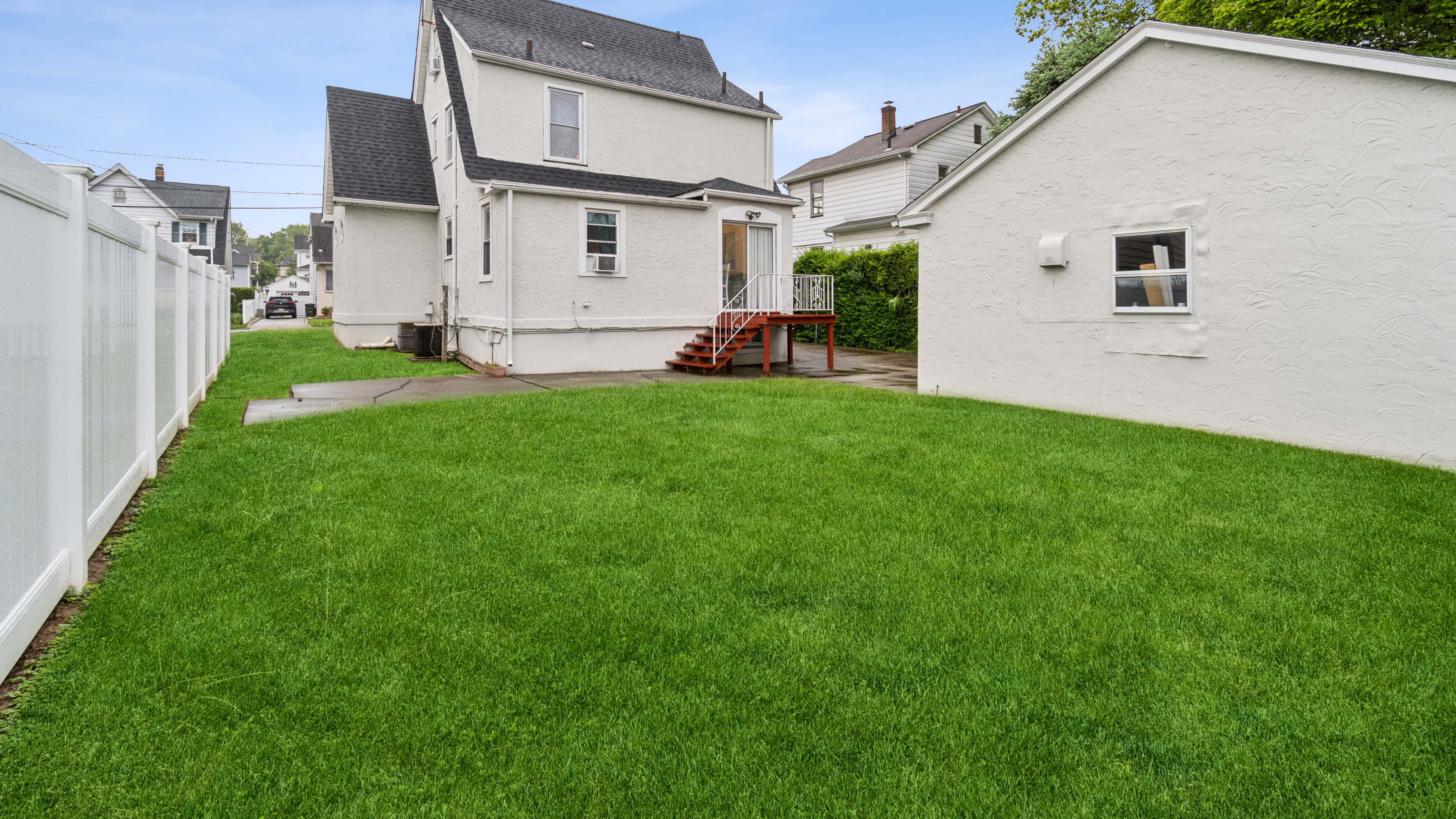233 La Salle Avenue 