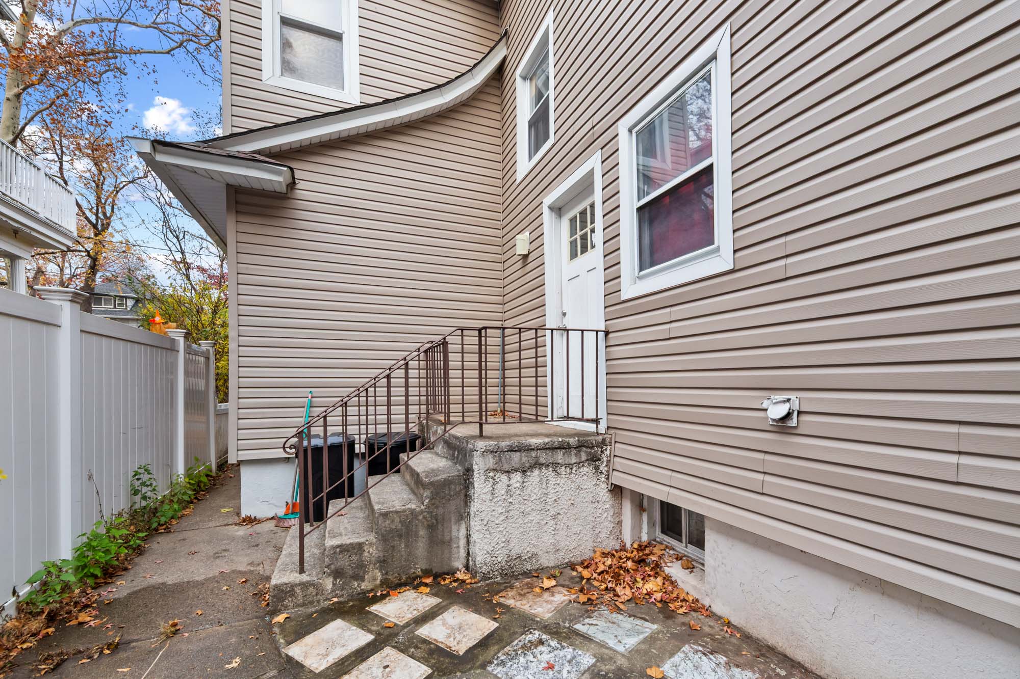 23 Grand Unit# 2nd Floor