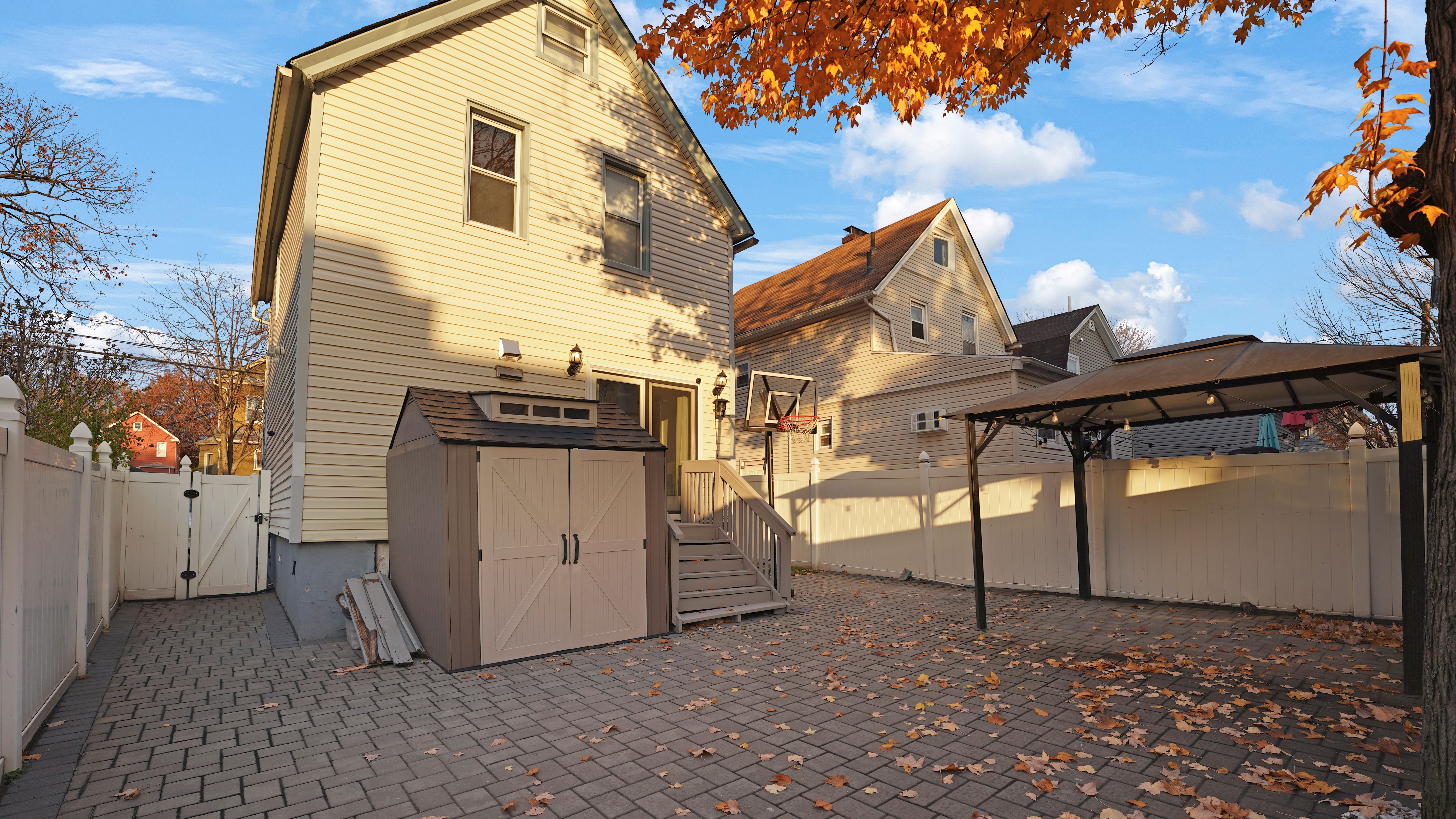 25 College Place 