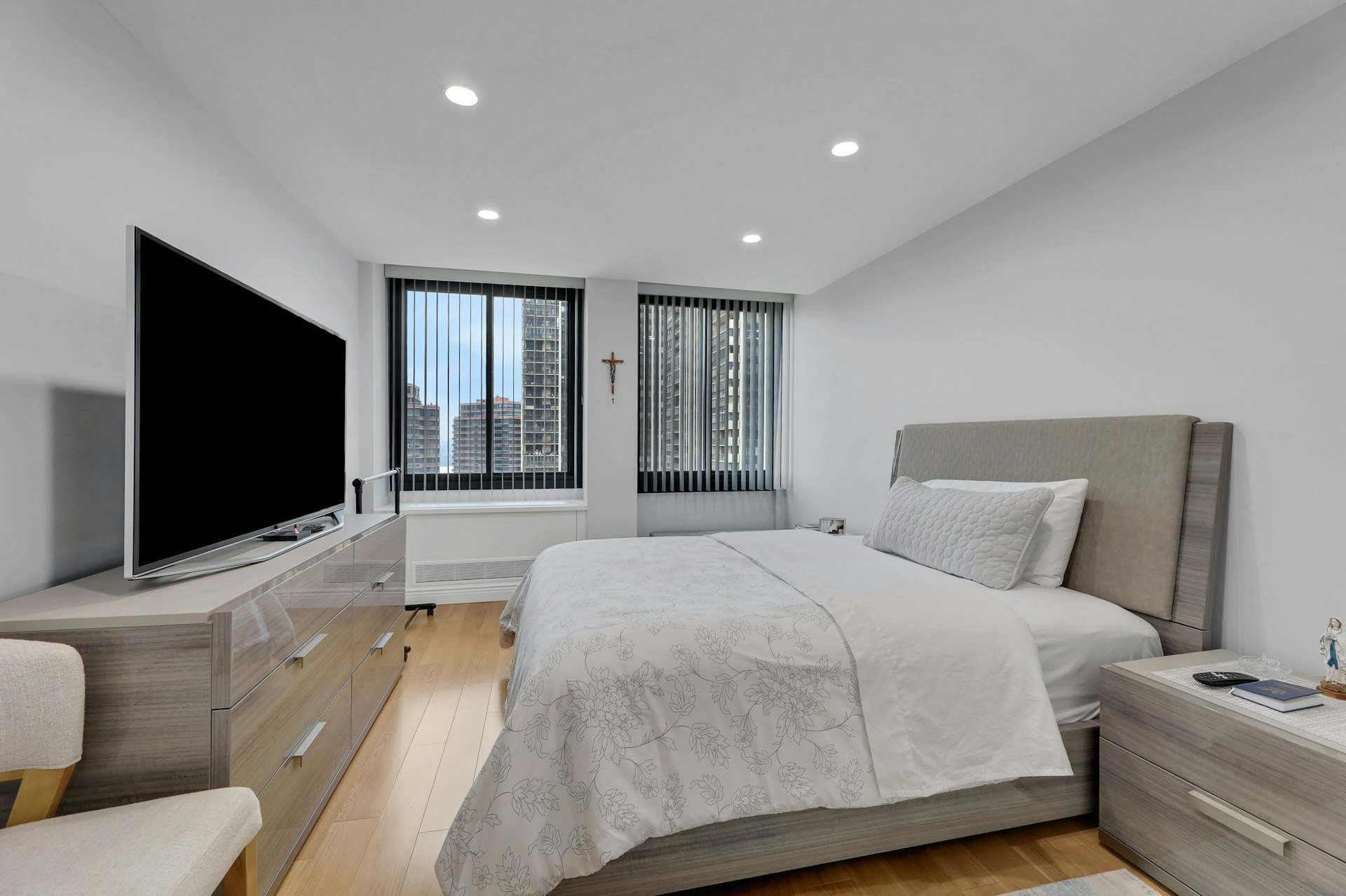 300 Winston Drive Unit #C0910