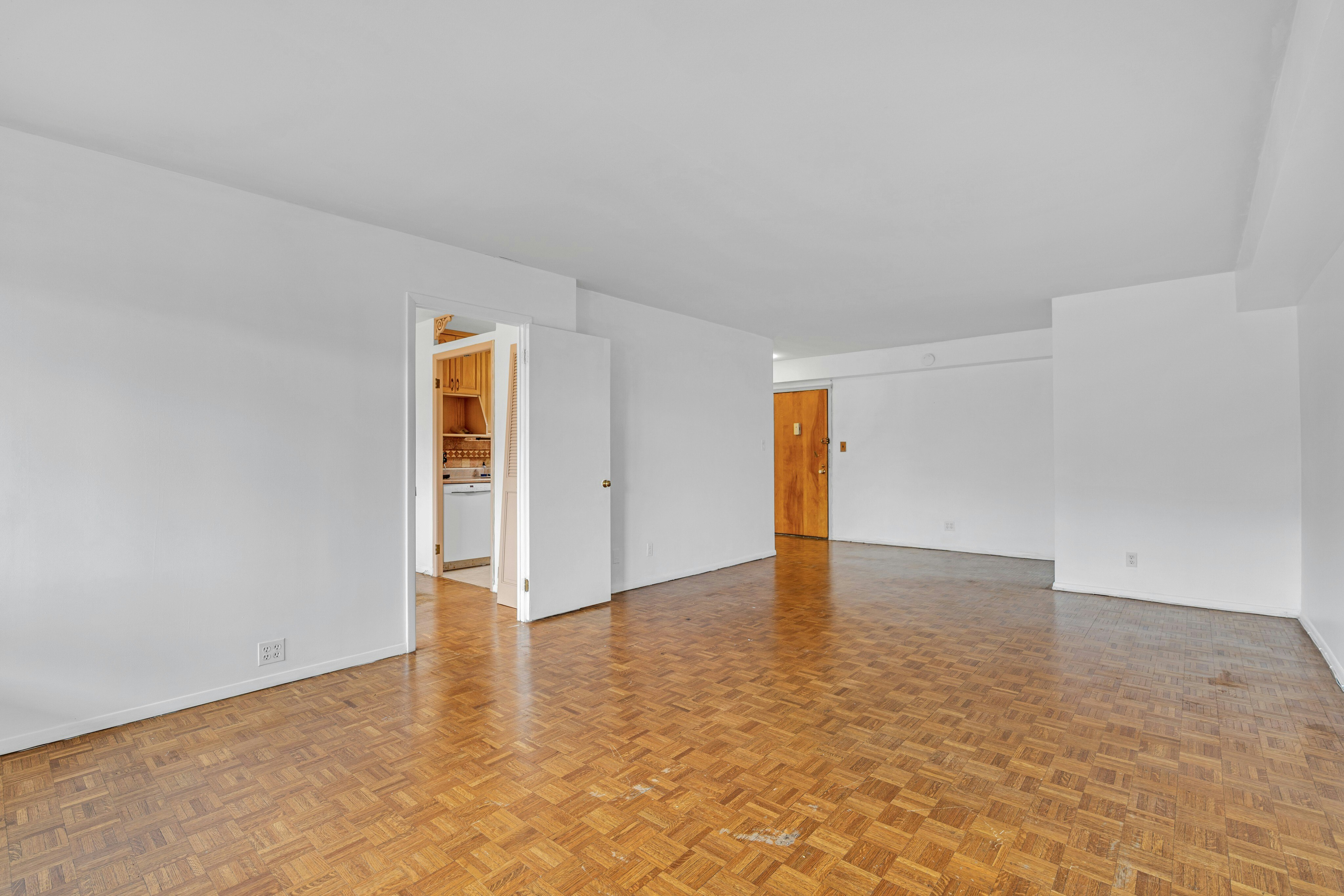 2185 Lemoine Avenue #2C 