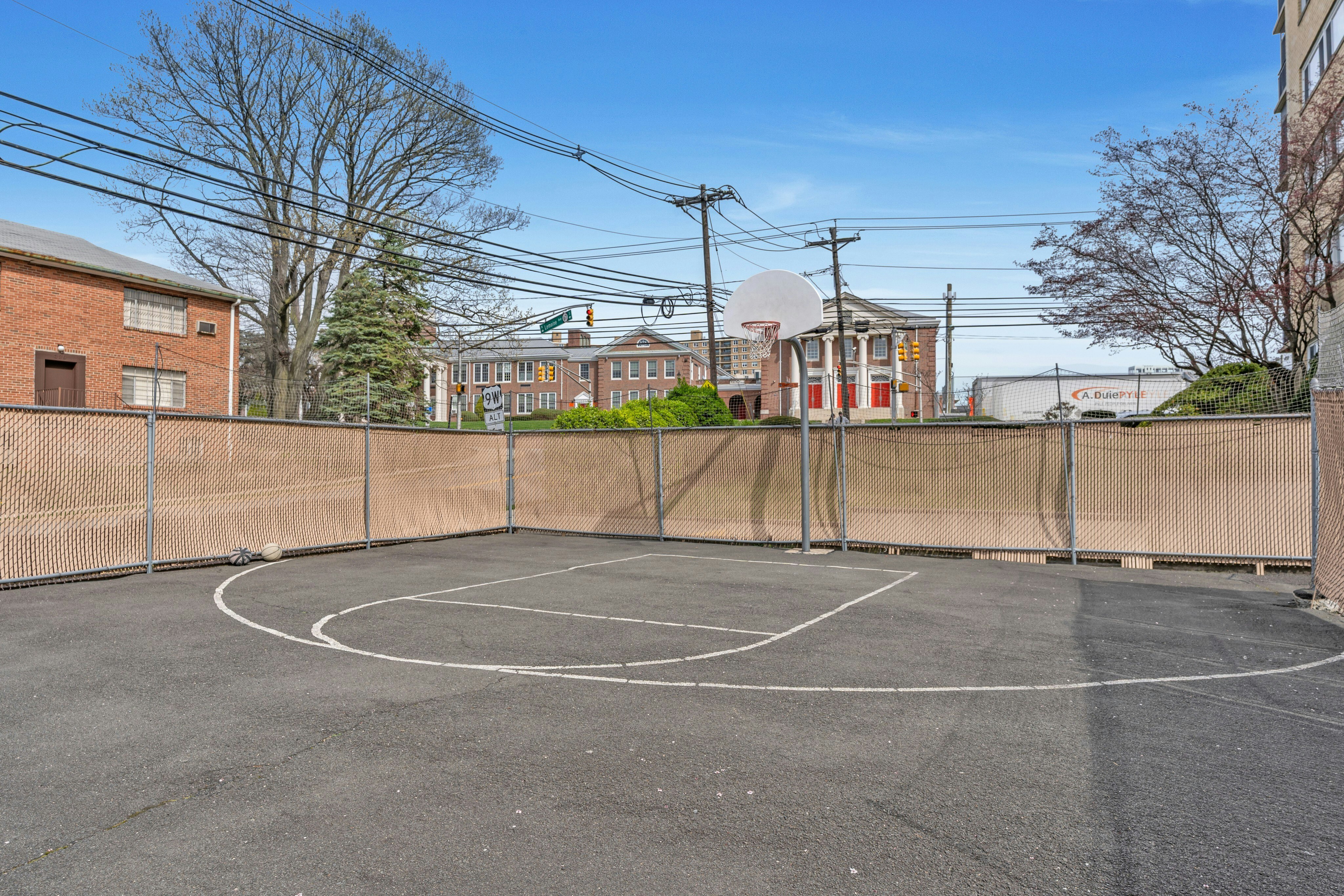 2185 Lemoine Avenue #2C 