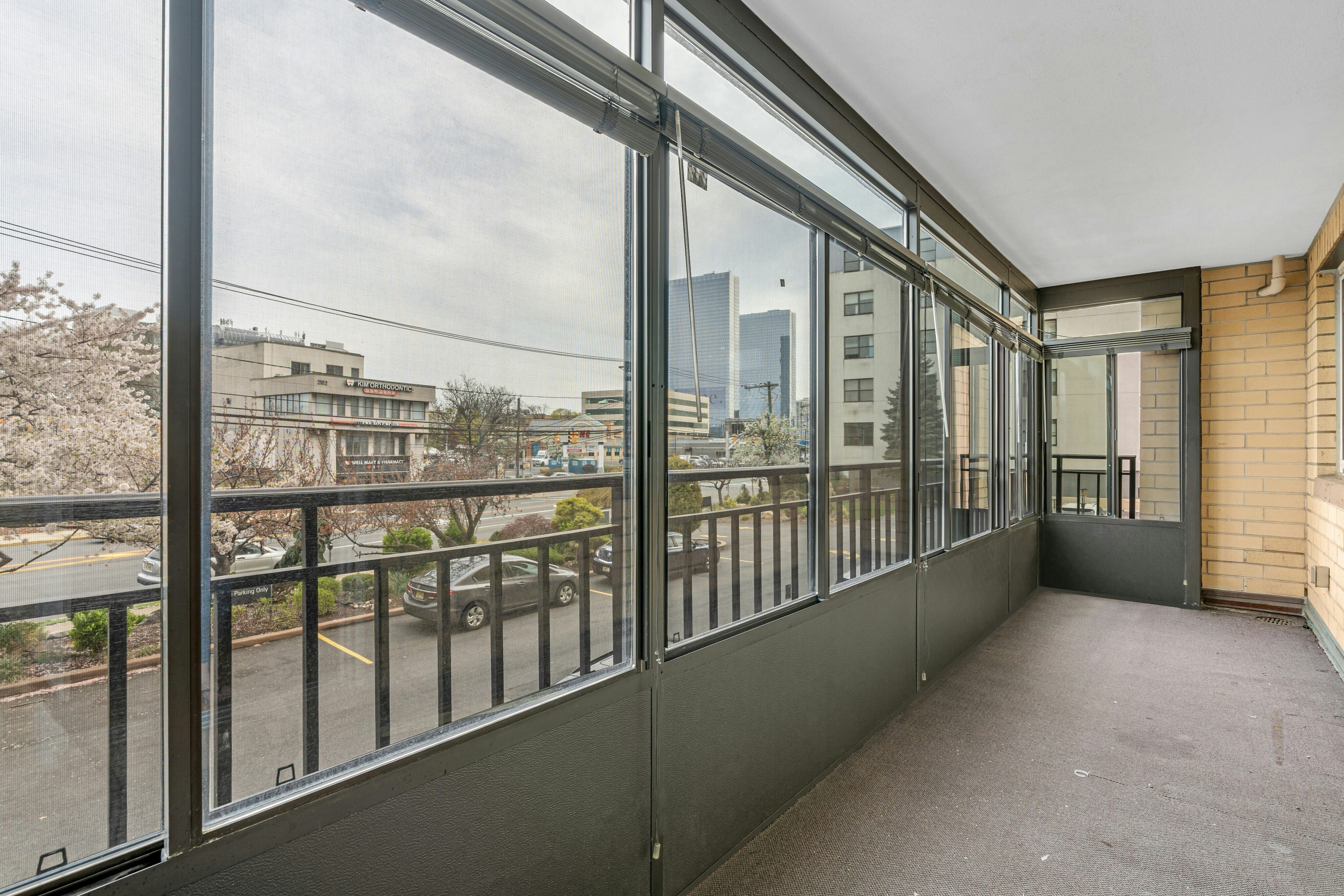 2185 Lemoine Avenue #2C 