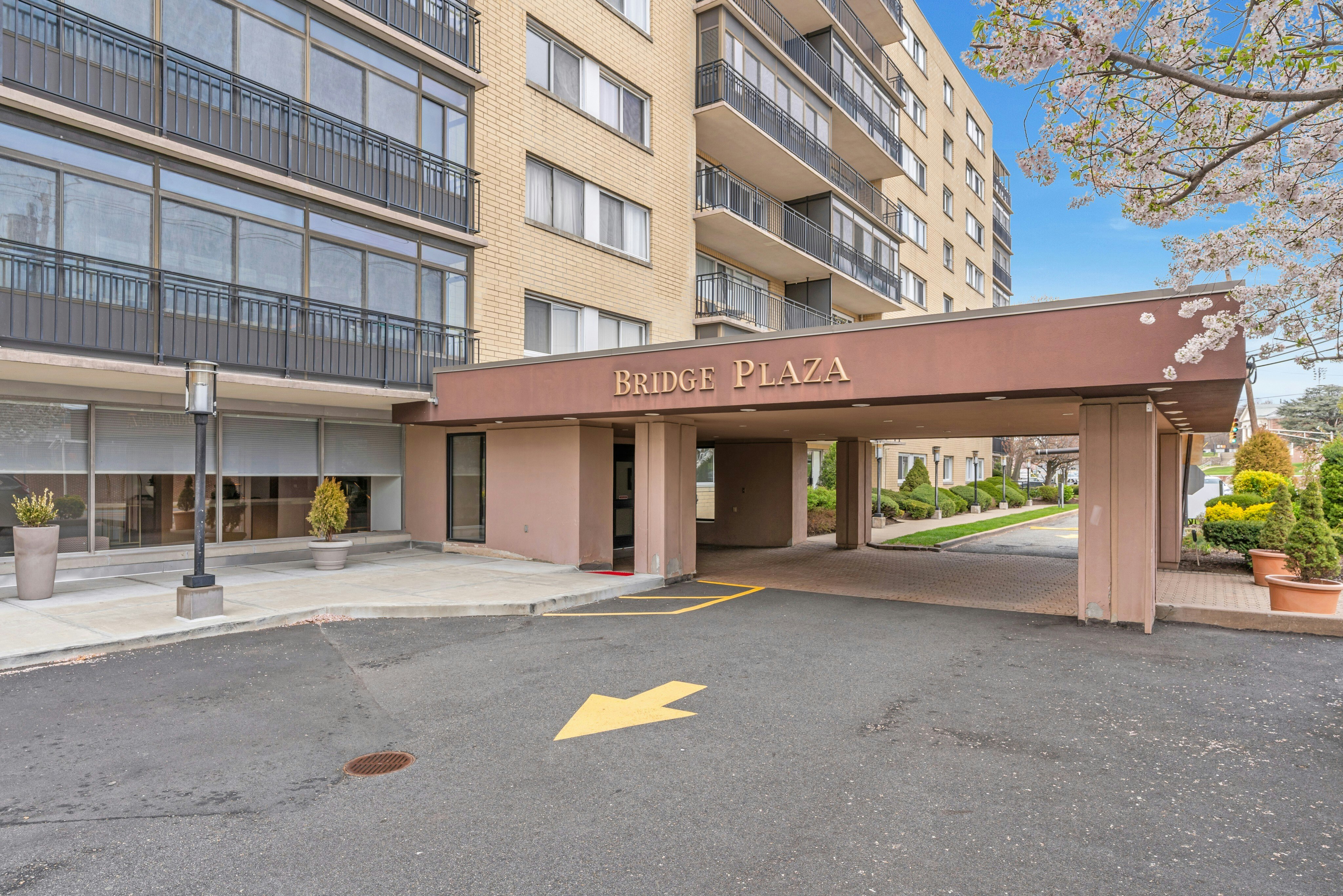 2185 Lemoine Avenue #2C 