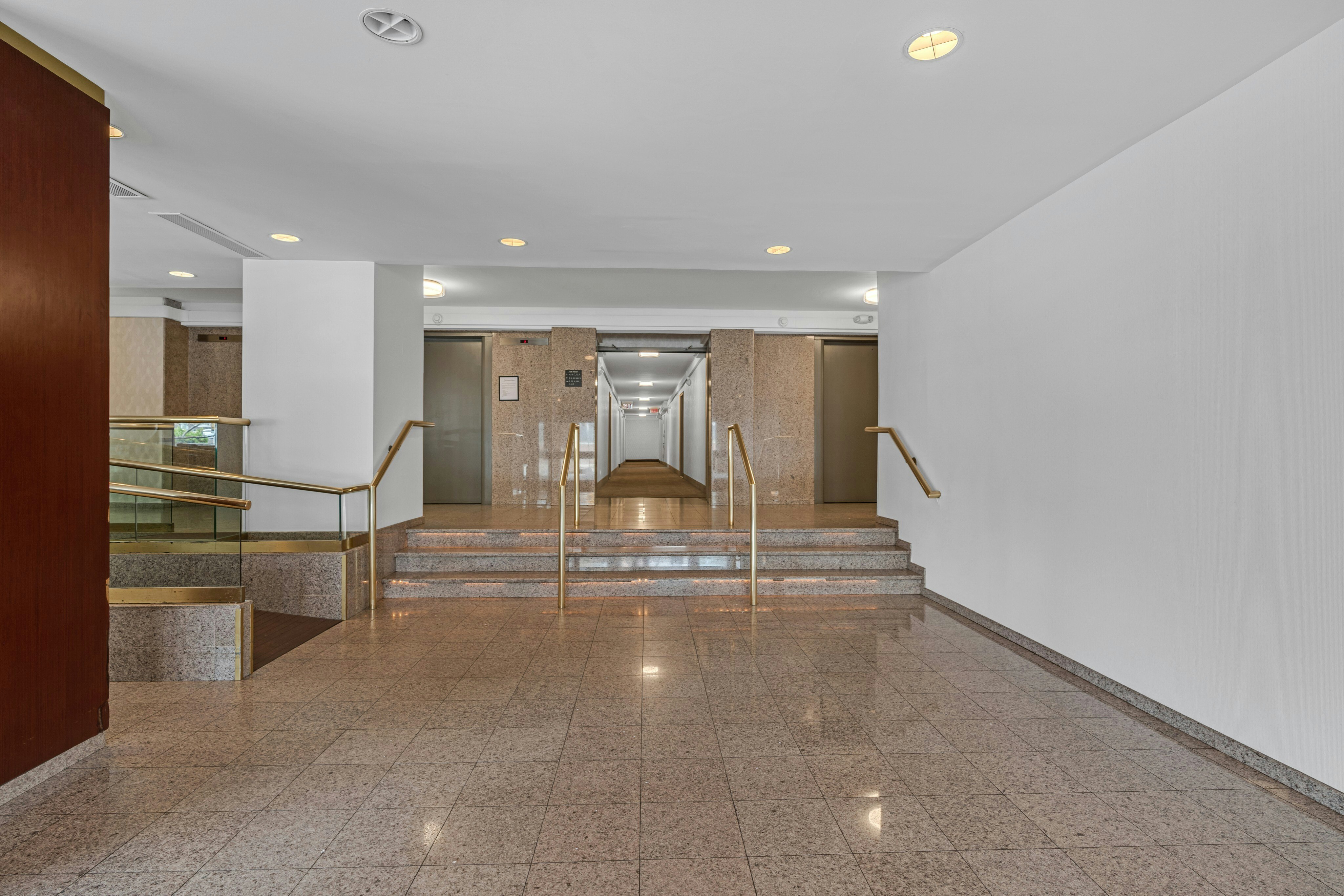 2185 Lemoine Avenue #2C 