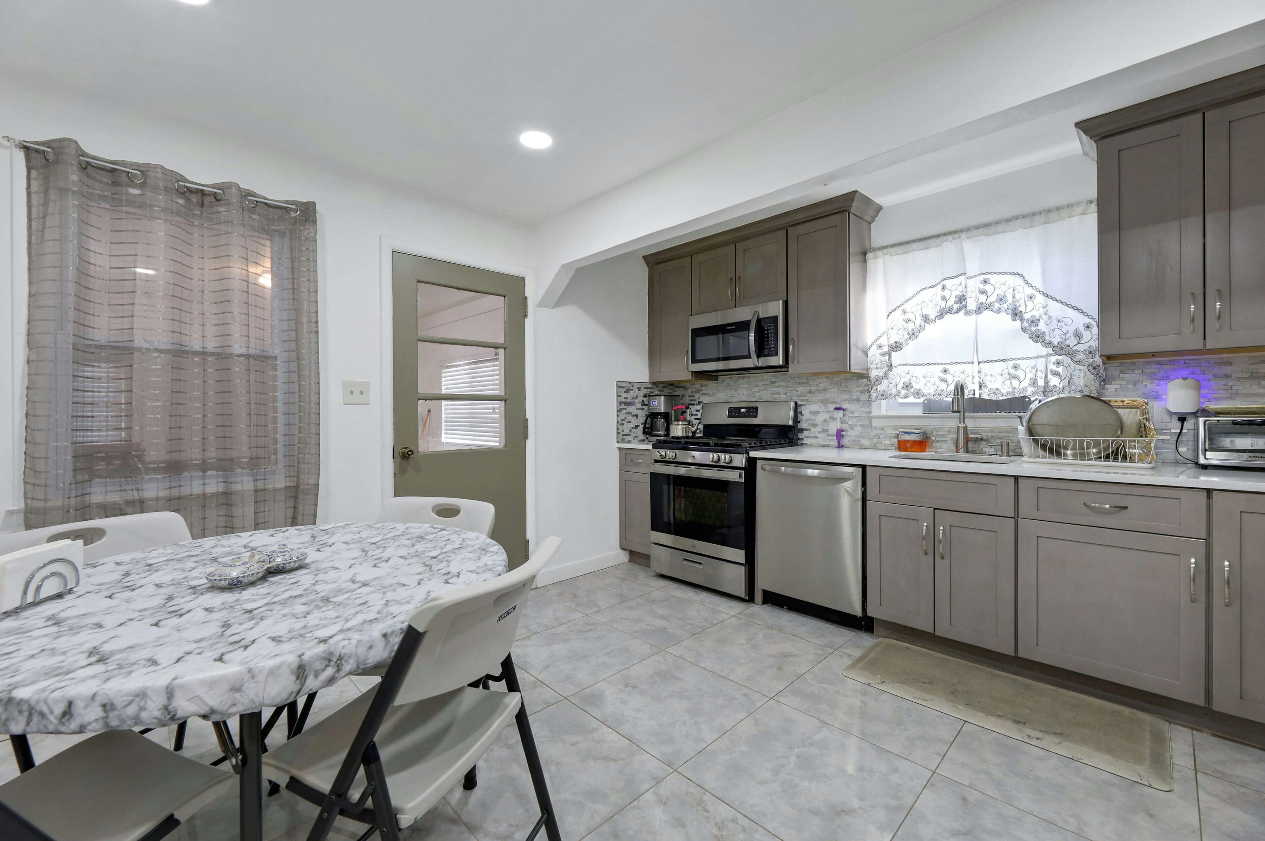 188 Luddington Avenue 