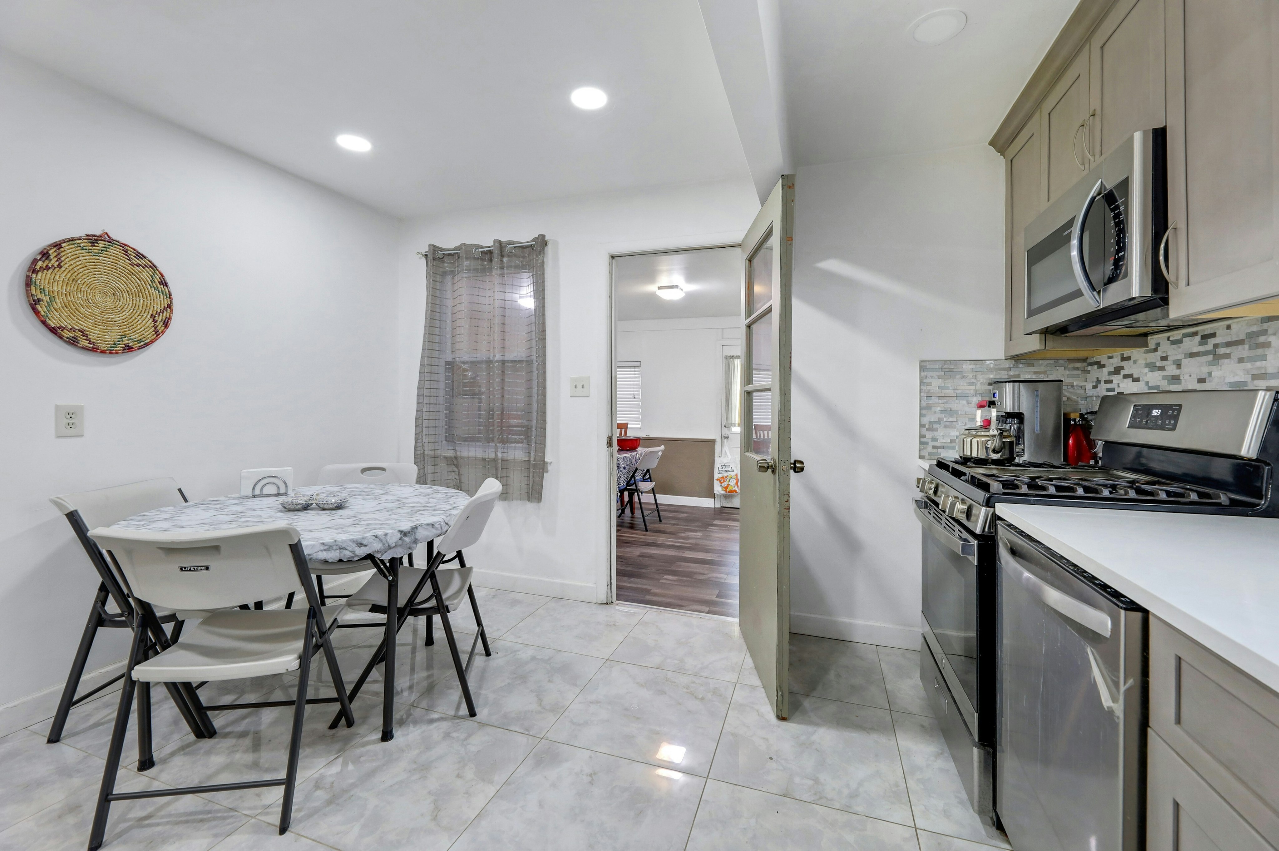 188 Luddington Avenue 