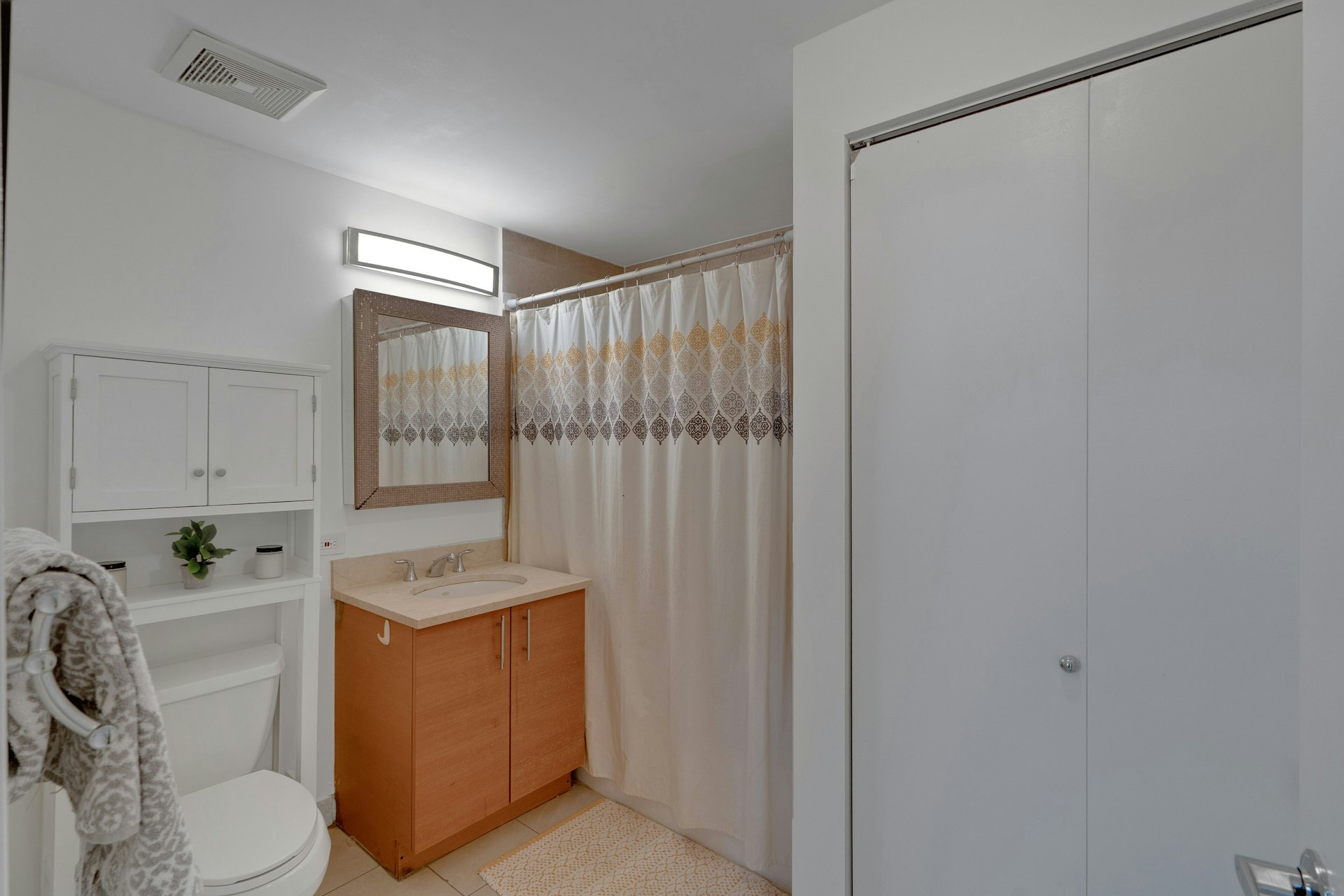 102 Christopher Columbus Drive Unit# 803