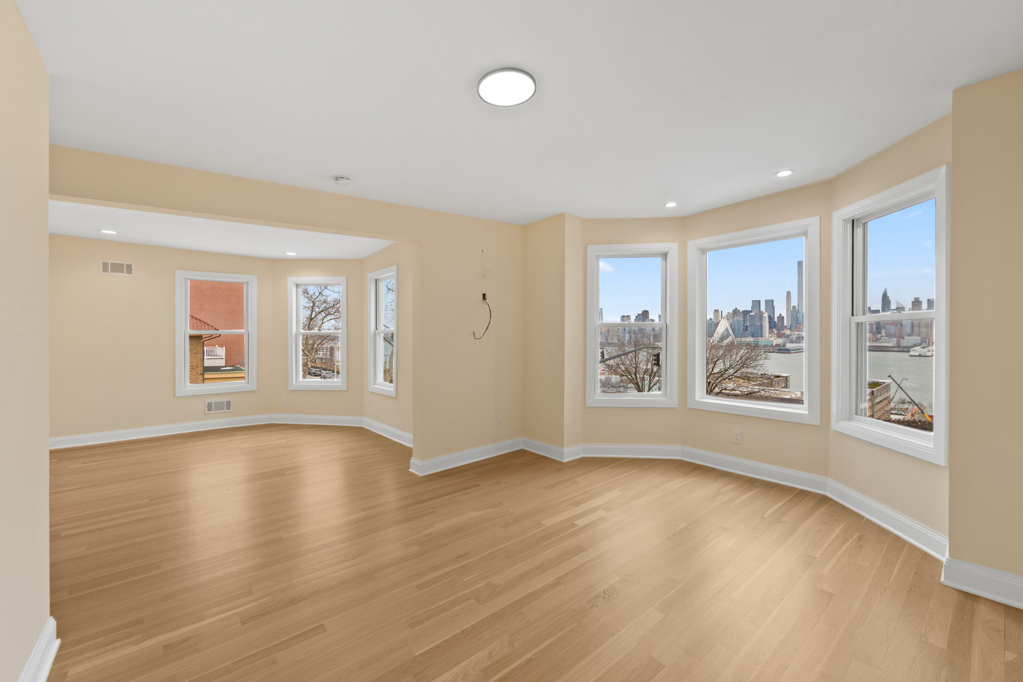 859 Boulevard East 