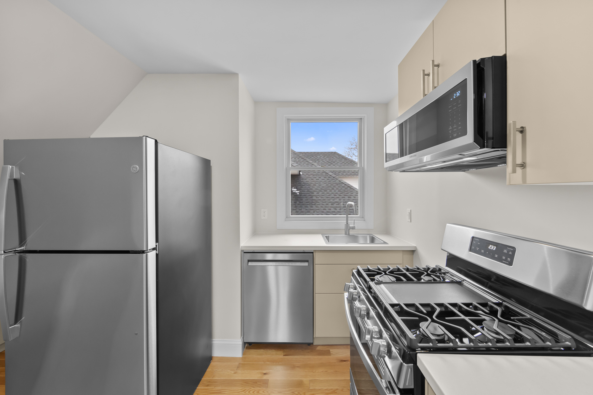 859 Boulevard East 