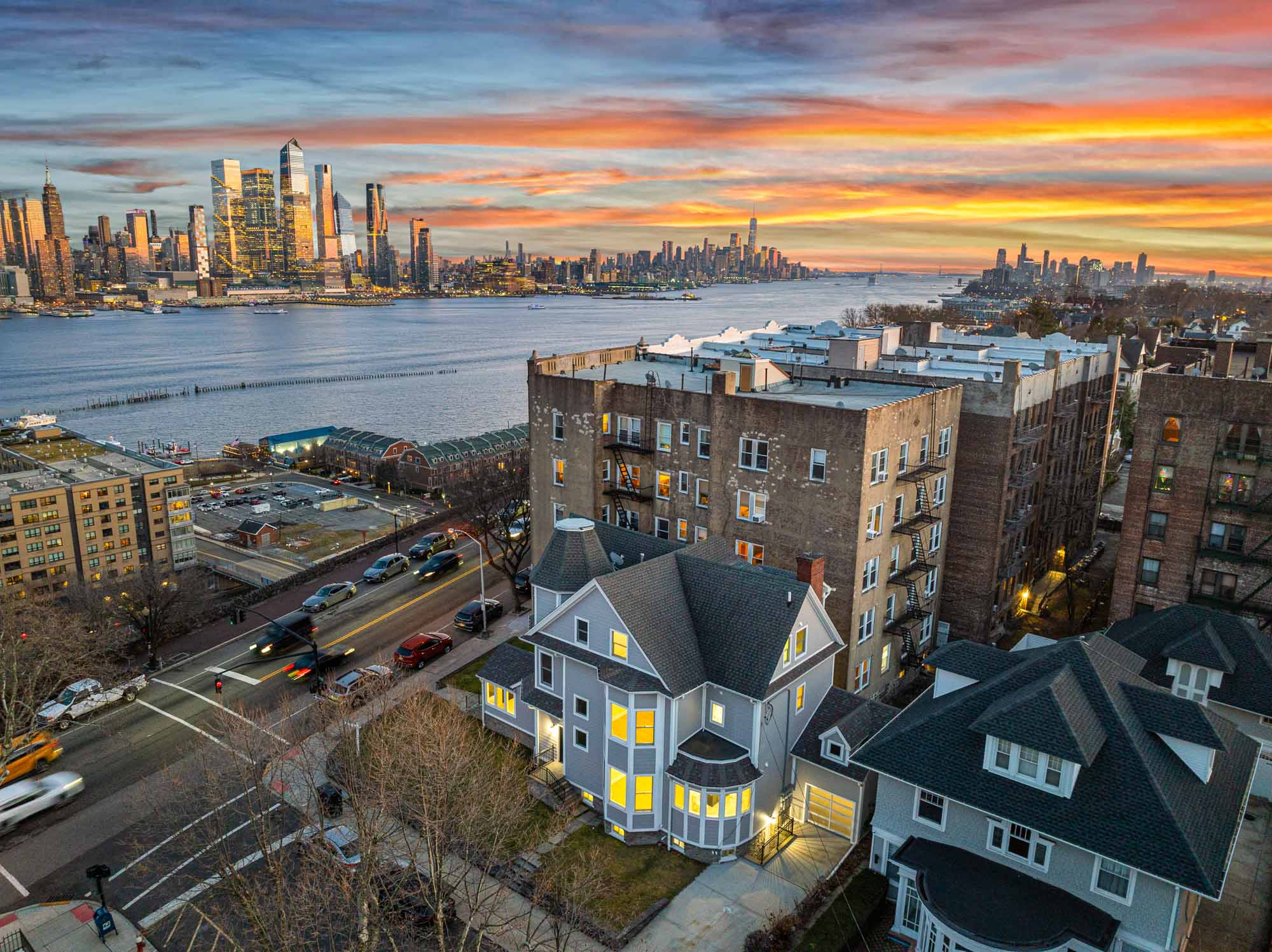 859 Boulevard East 