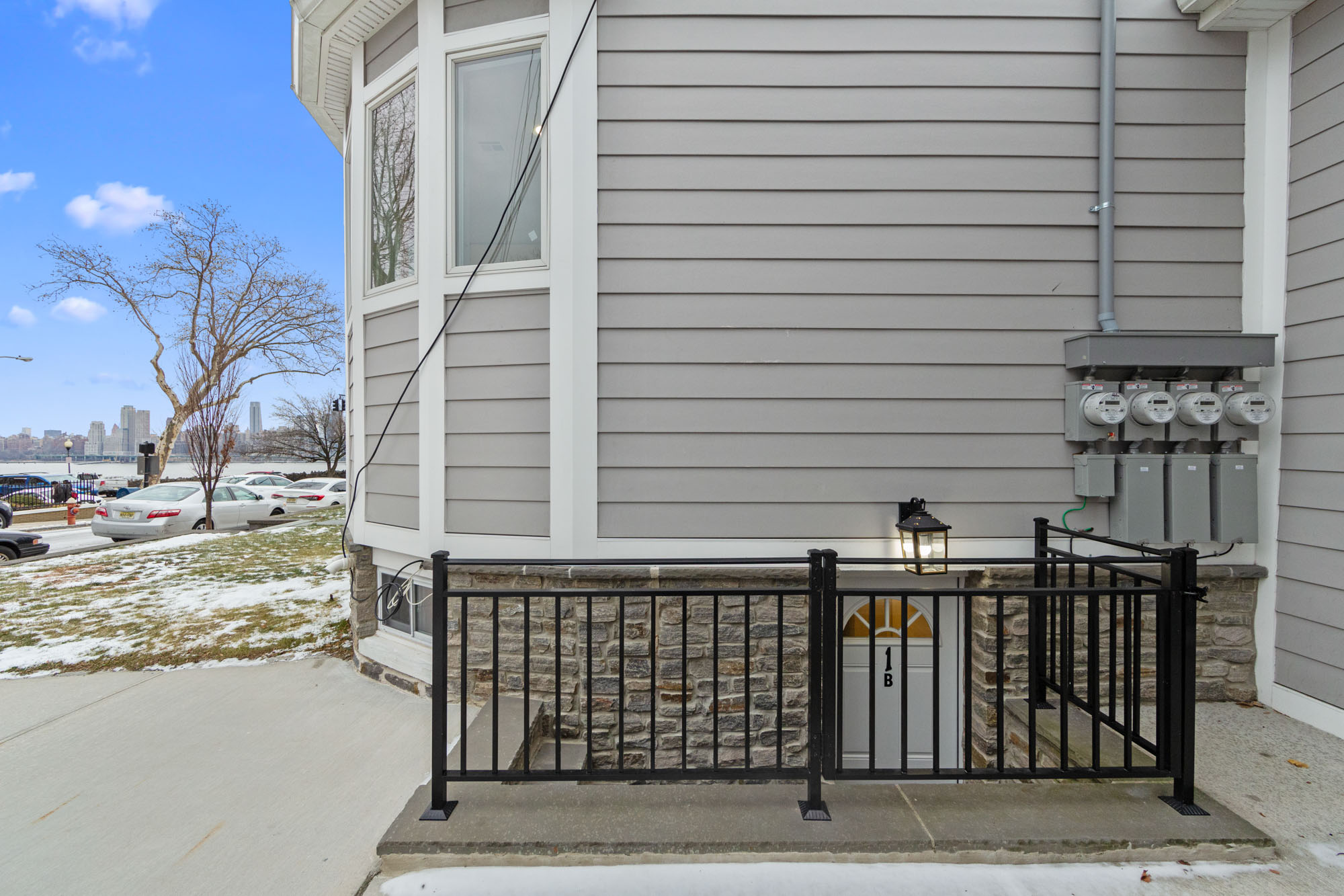 859 Boulevard East 
