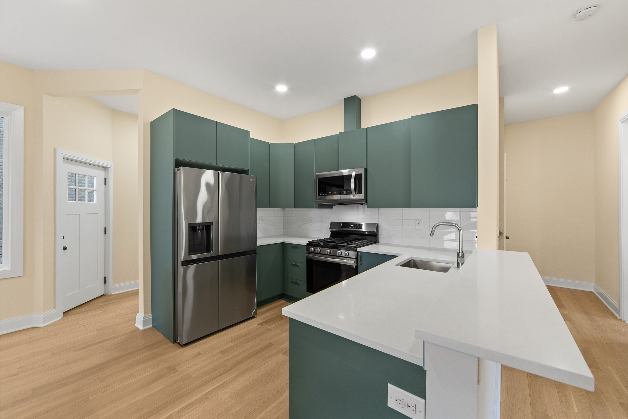 859 Boulevard East 