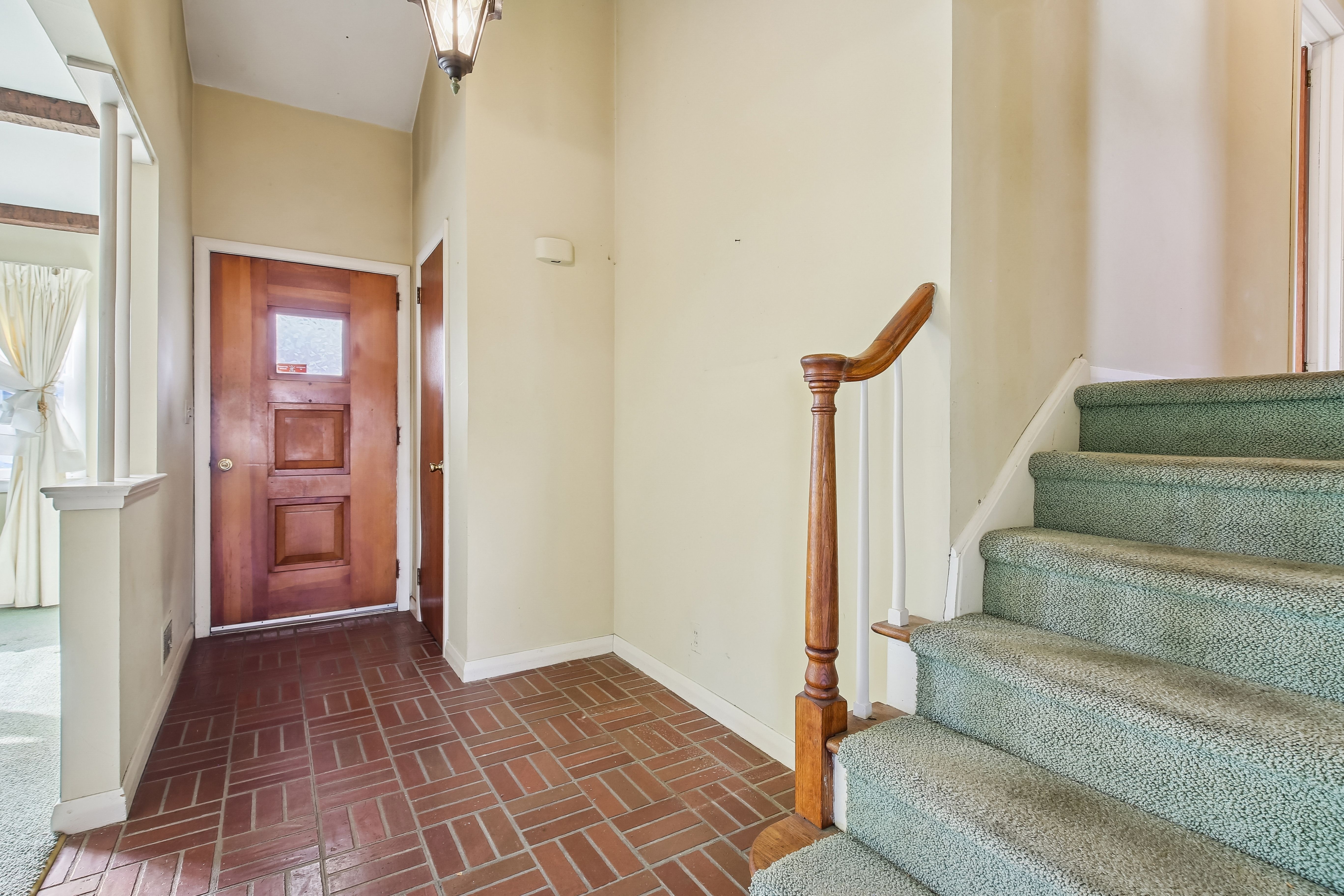 295 Georgian Drive 