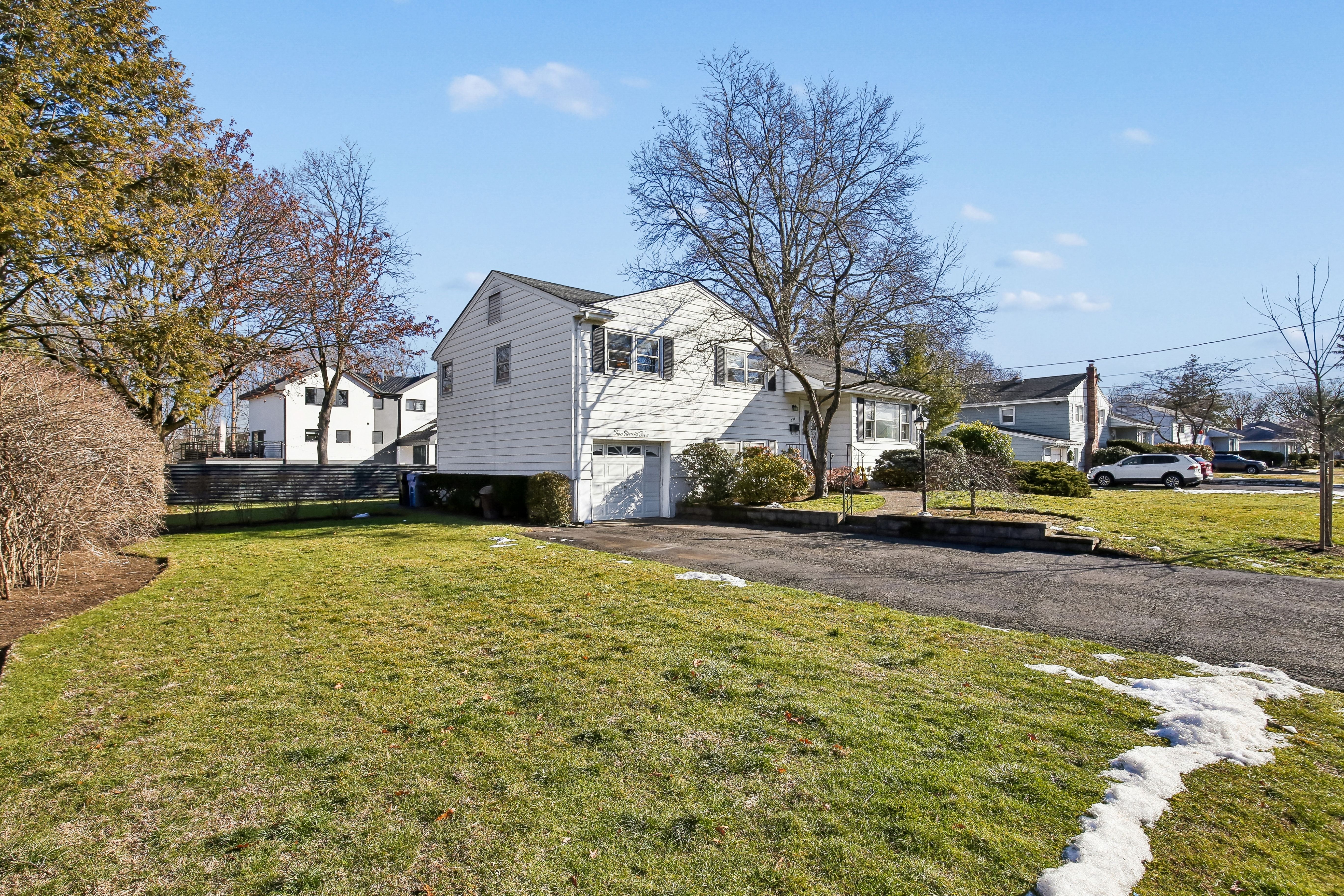 295 Georgian Drive 