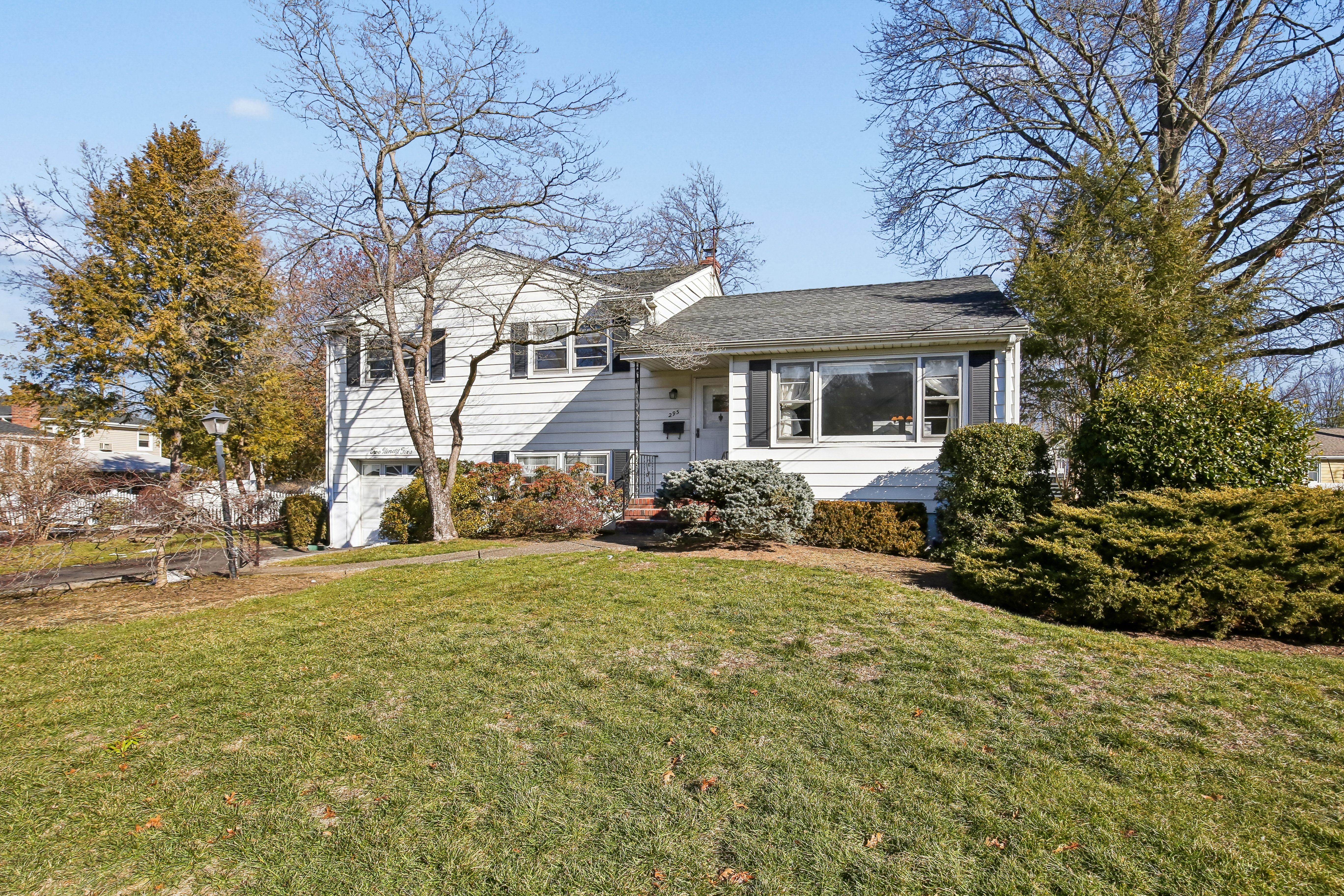 295 Georgian Drive 