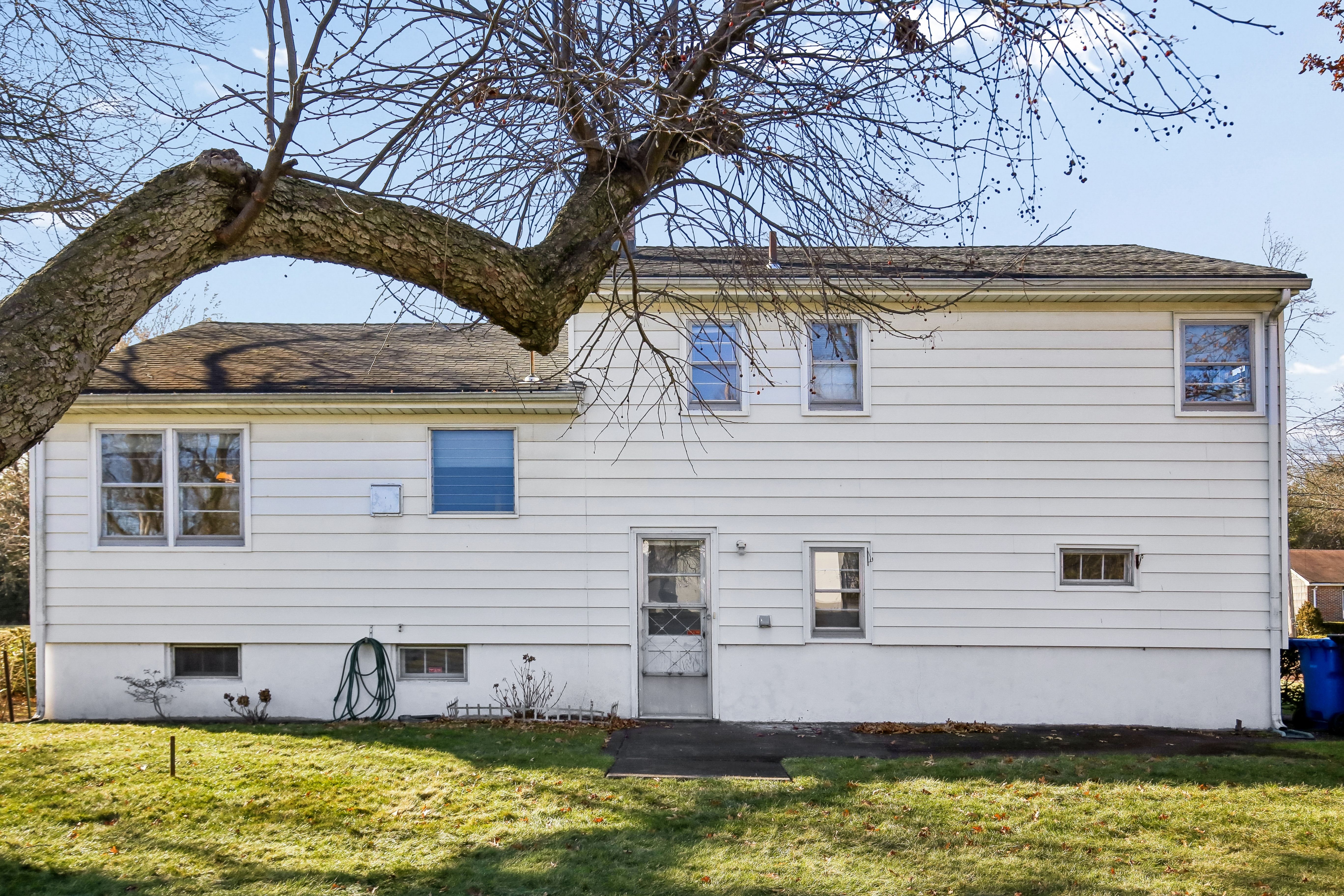 295 Georgian Drive 