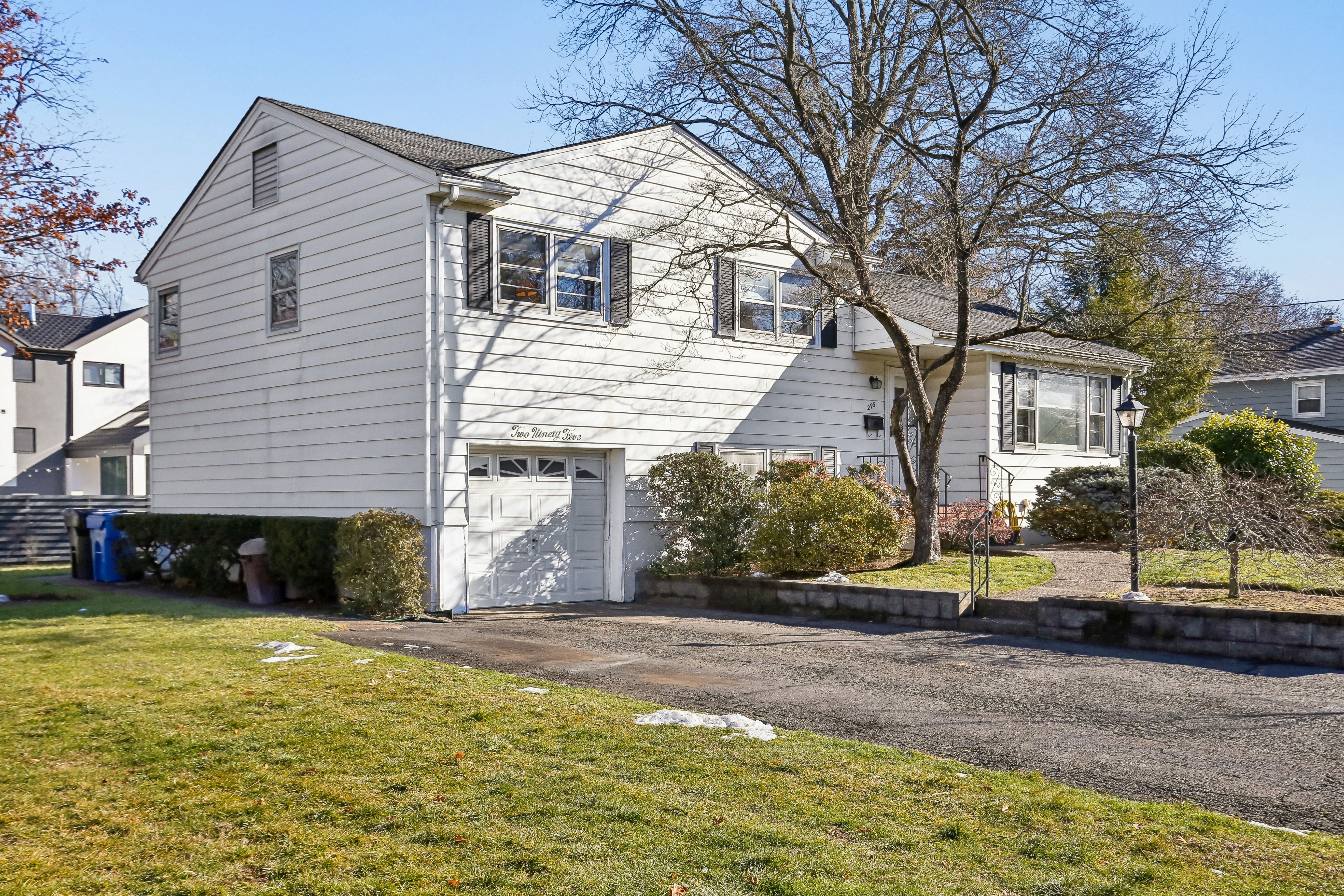 295 Georgian Drive 