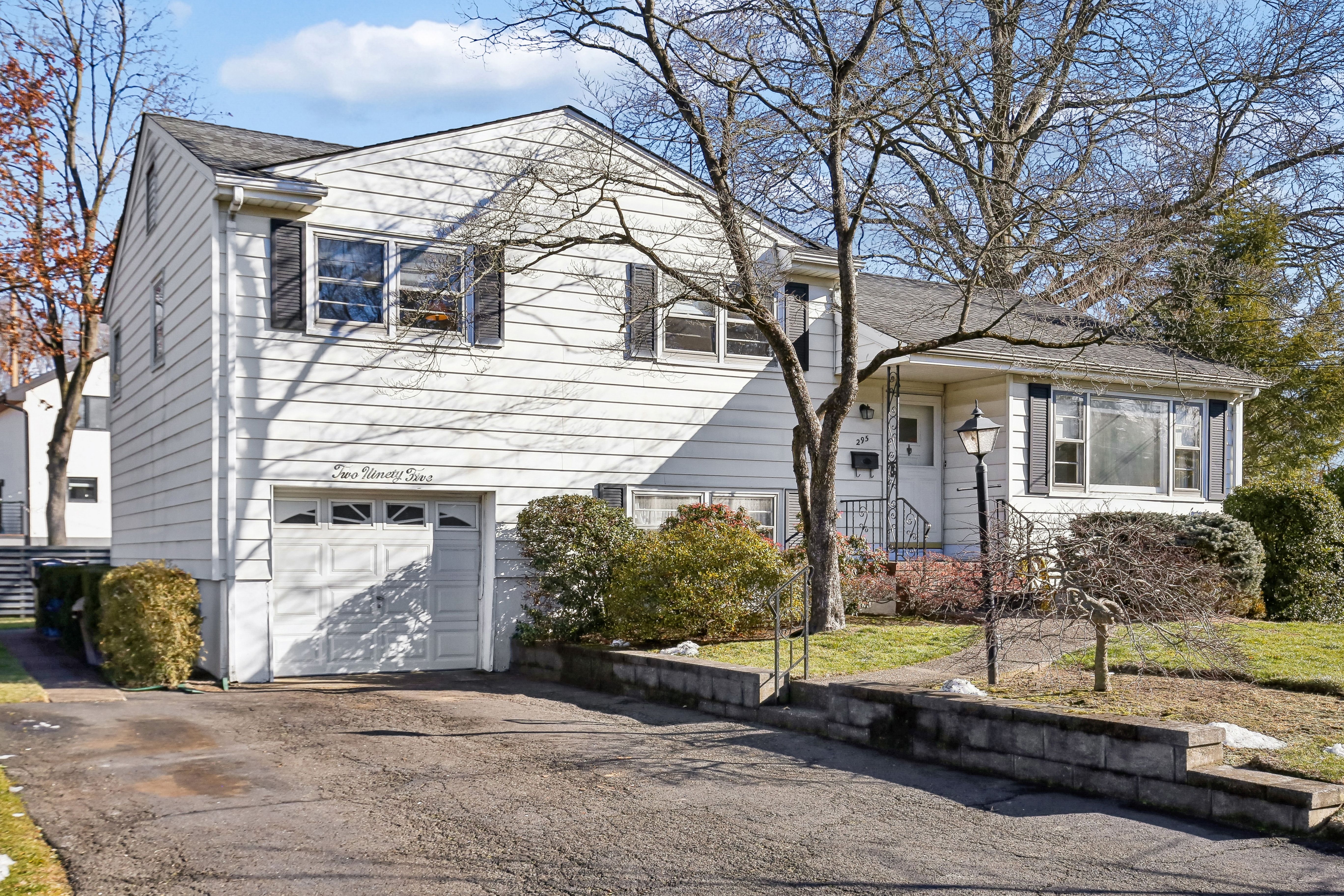295 Georgian Drive 