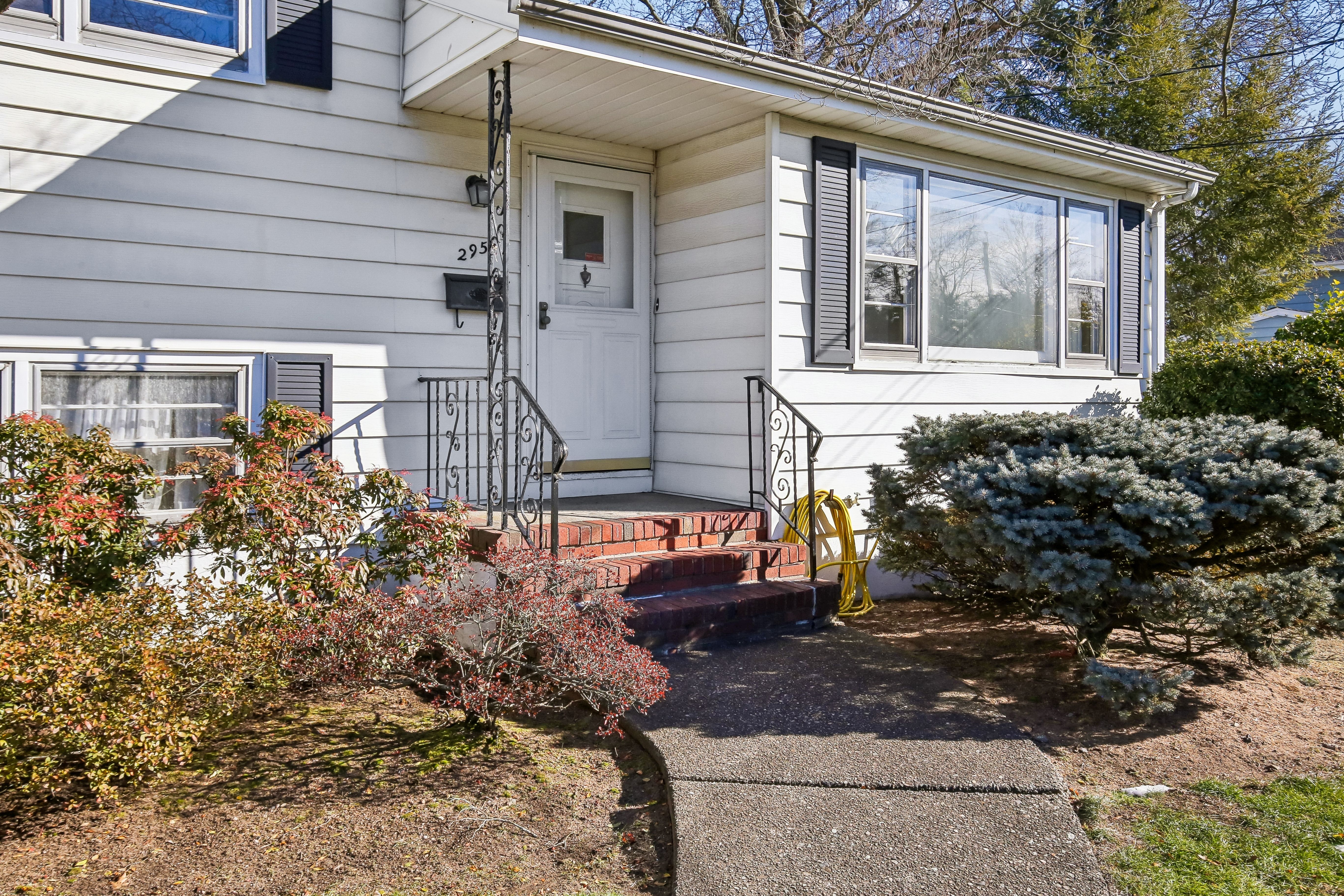 295 Georgian Drive 