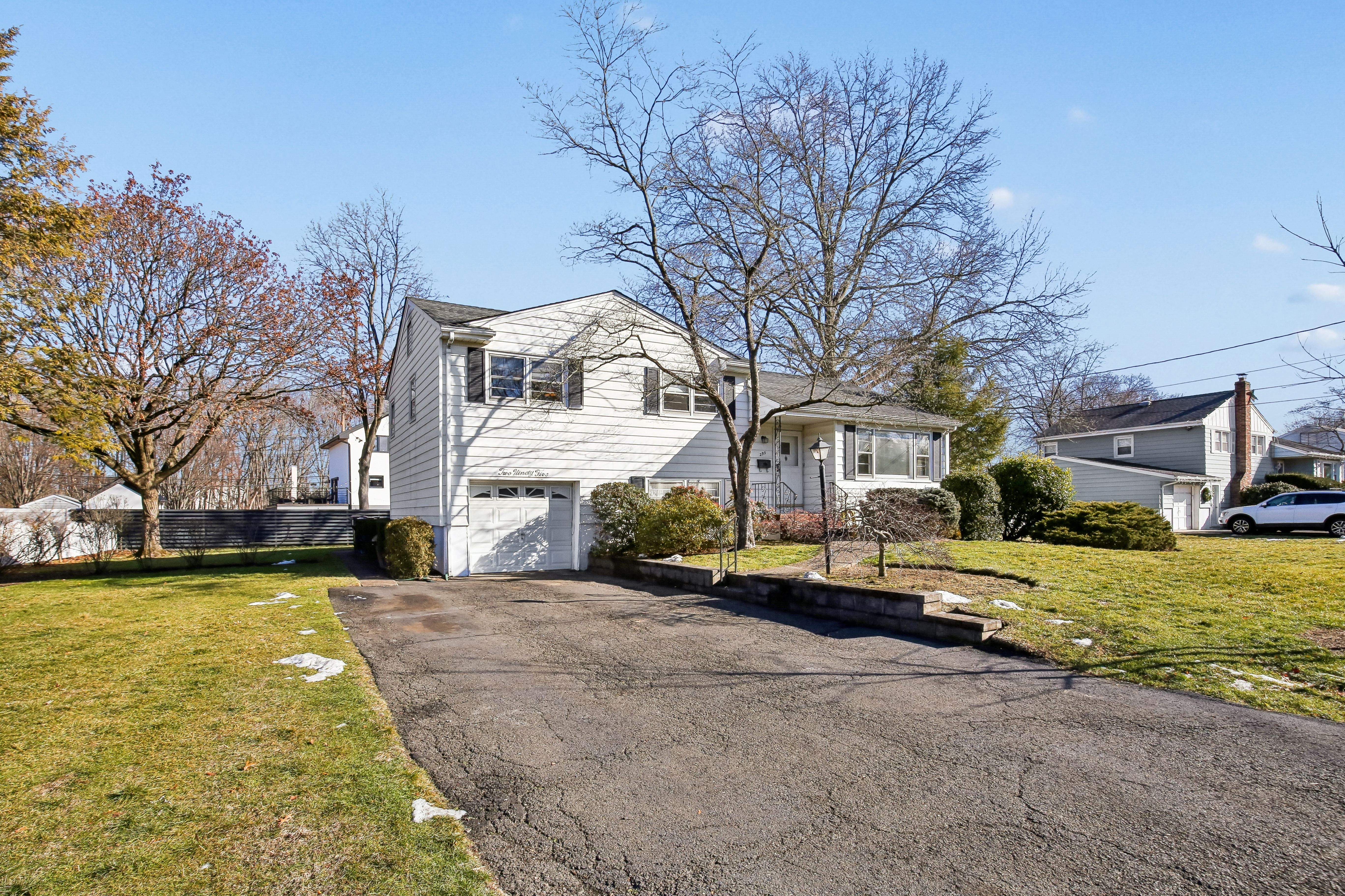 295 Georgian Drive 