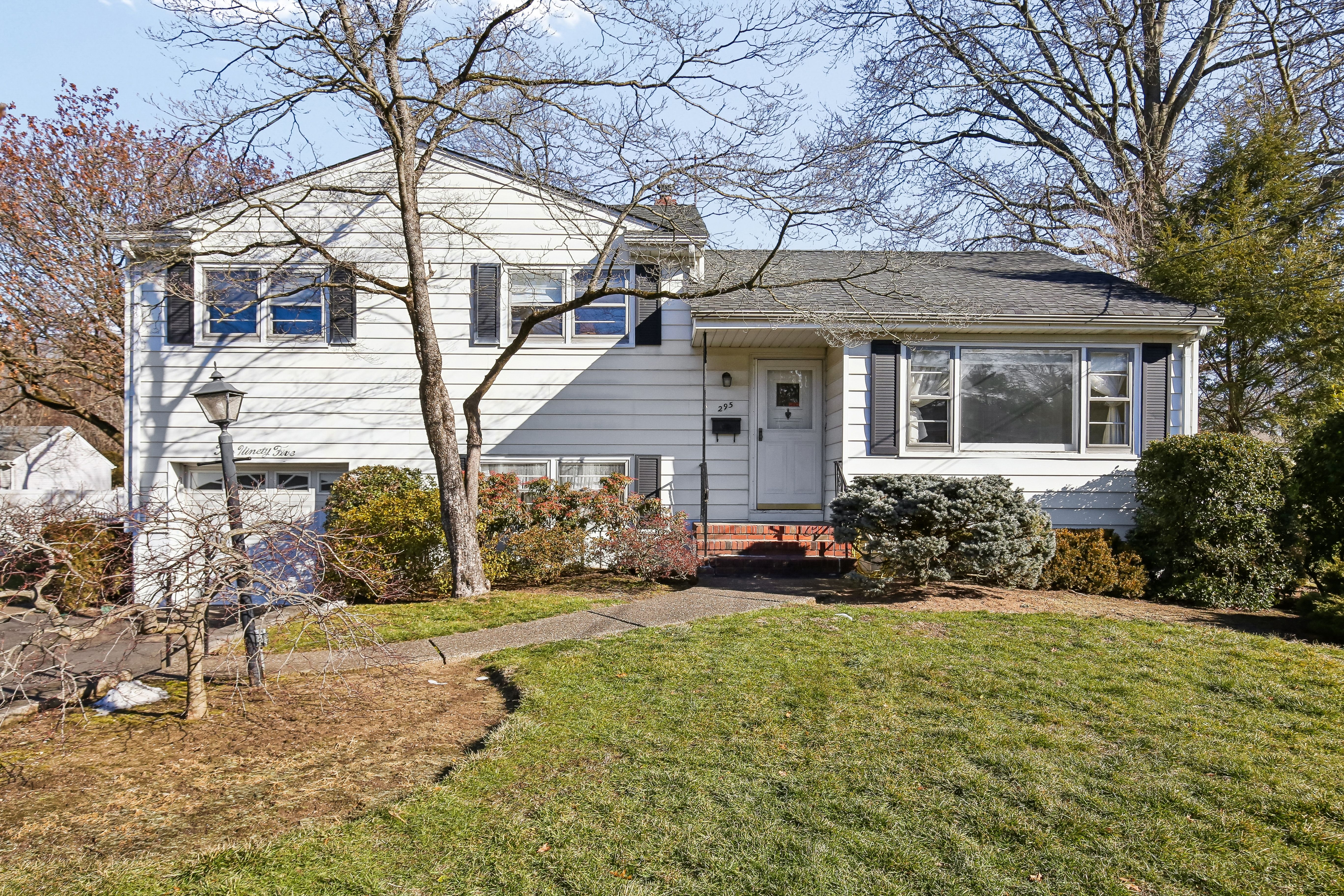 295 Georgian Drive 