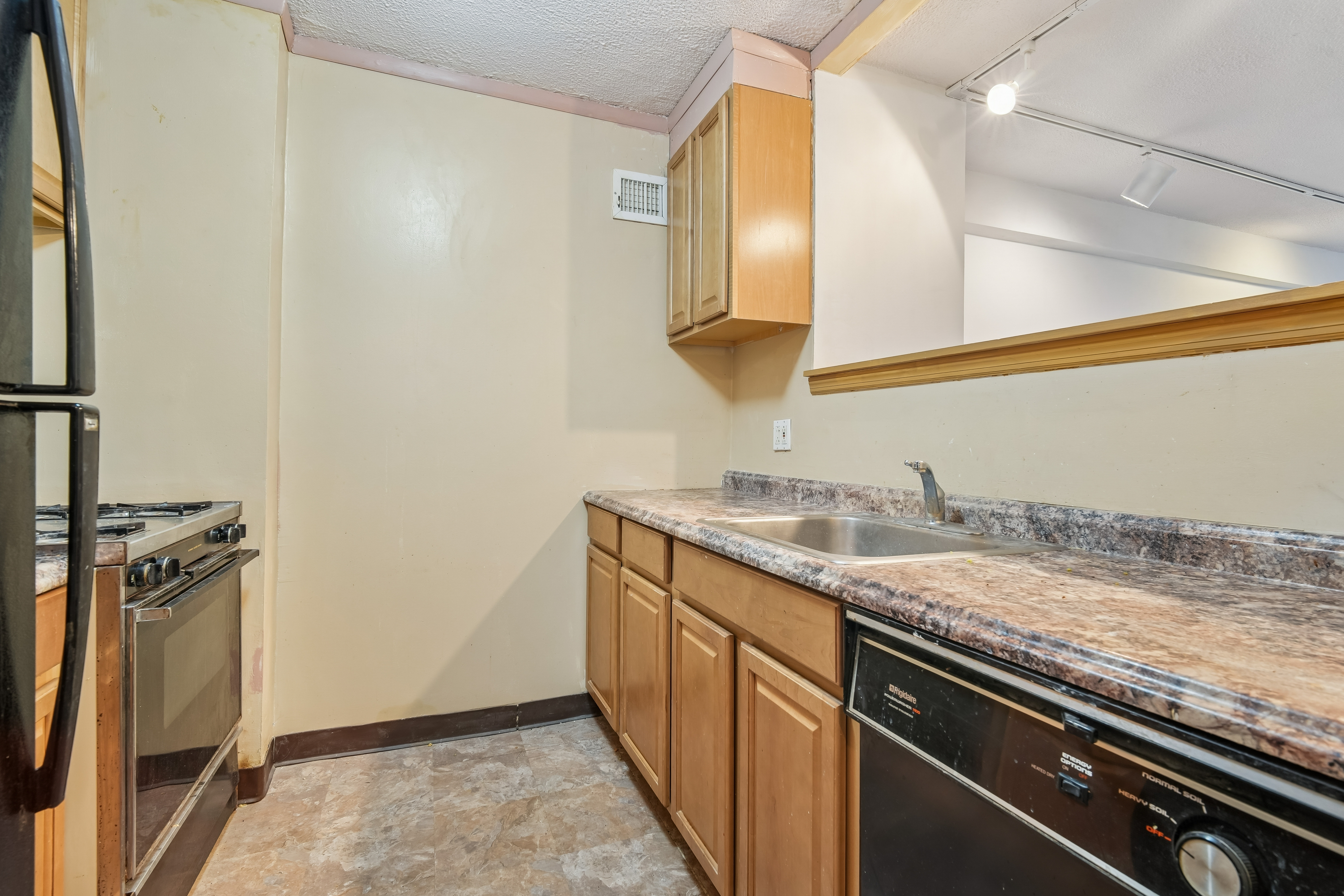 555 North Avenue #19W 