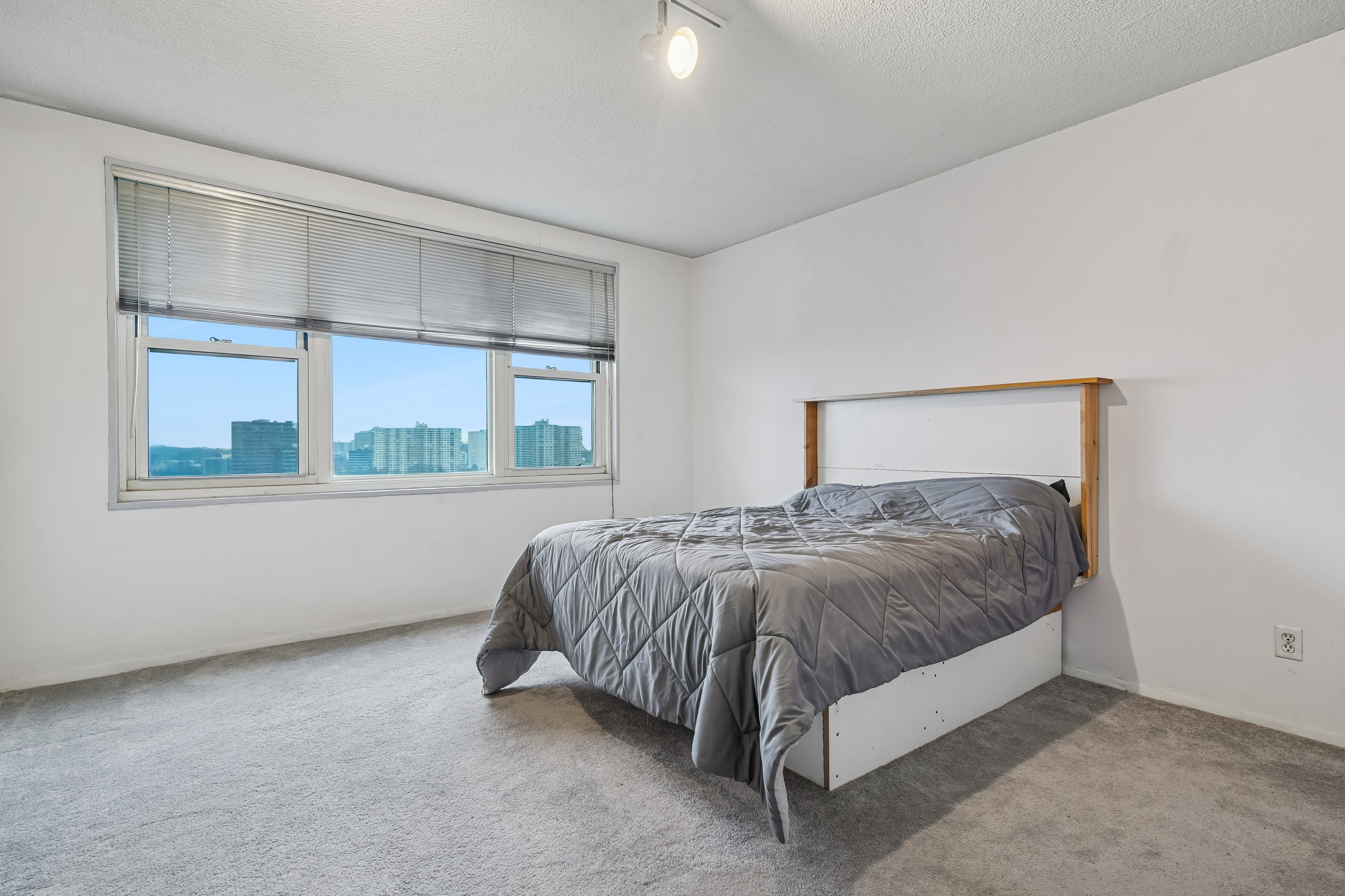 555 North Avenue #19W 