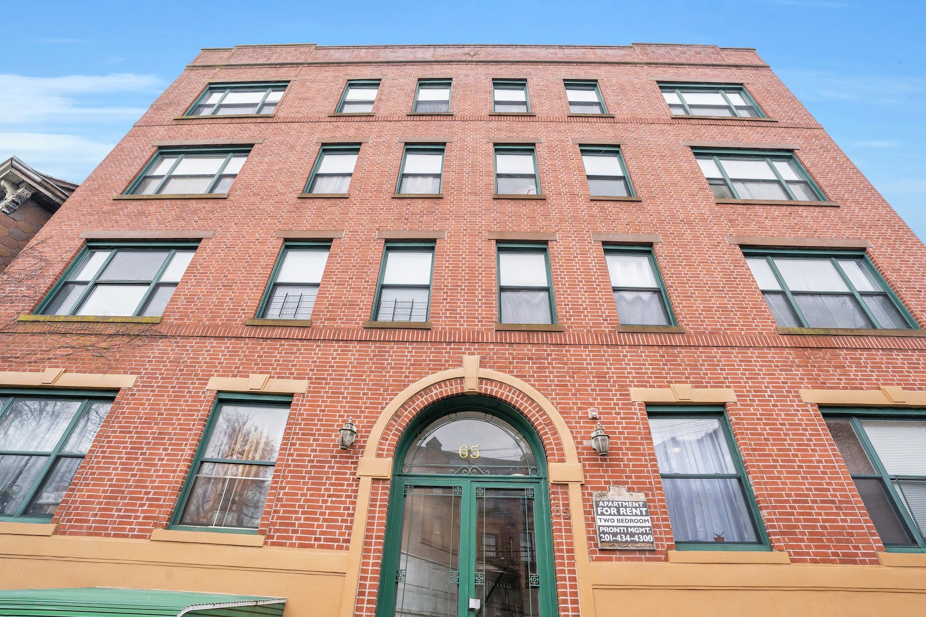 65 Summit Ave Unit# 305