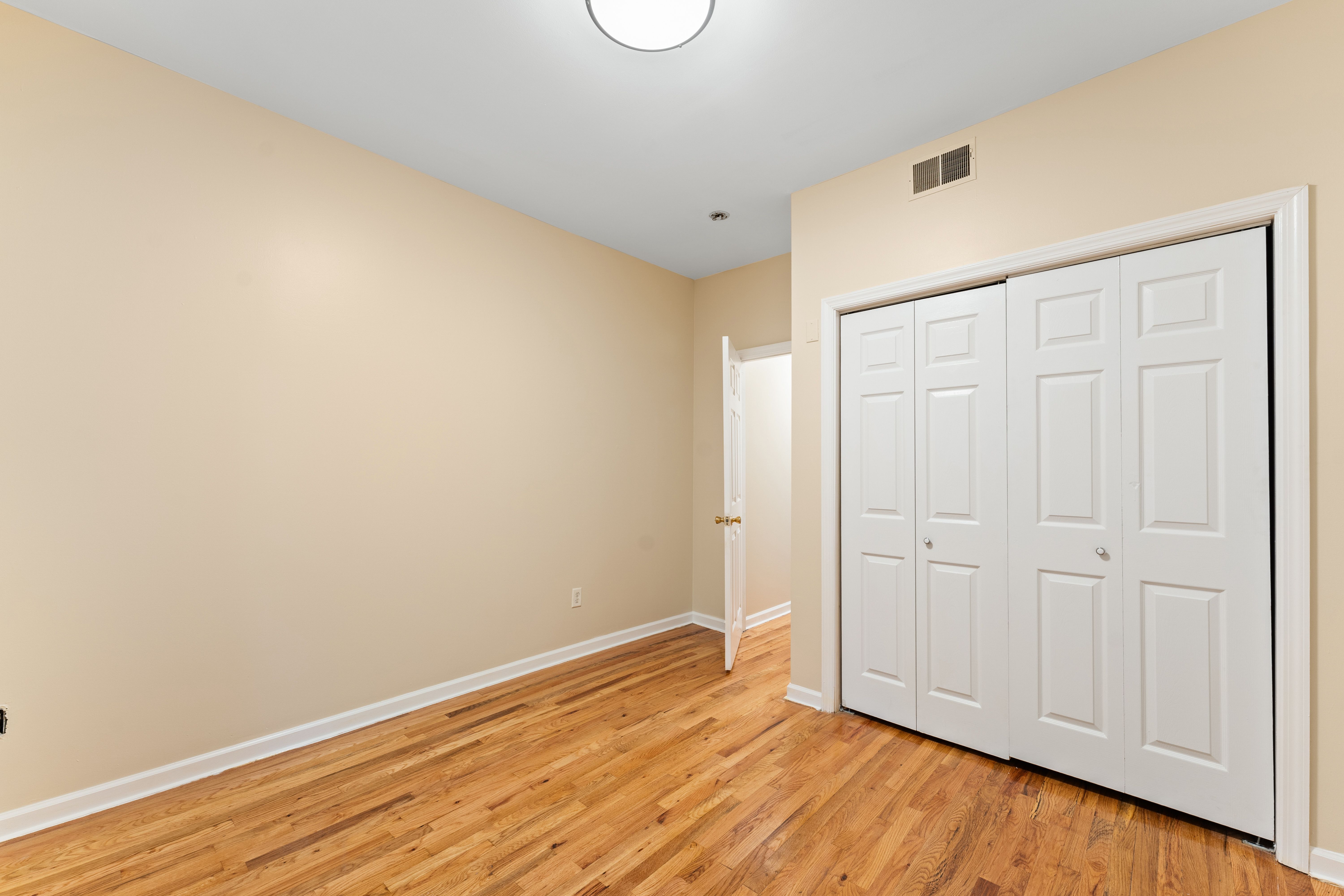 378 Baldwin Ave Unit# 1L