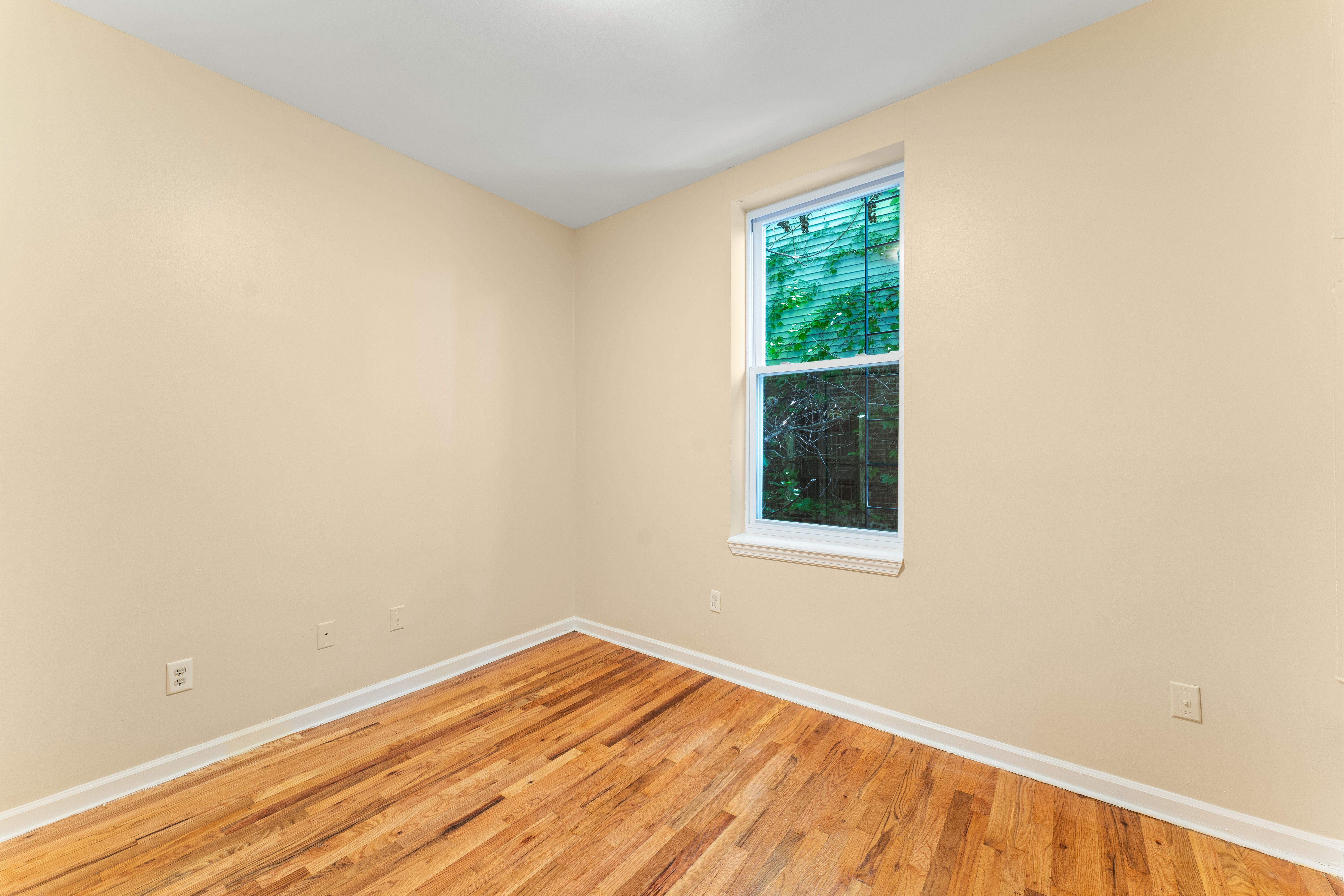 378 Baldwin Ave Unit# 1L