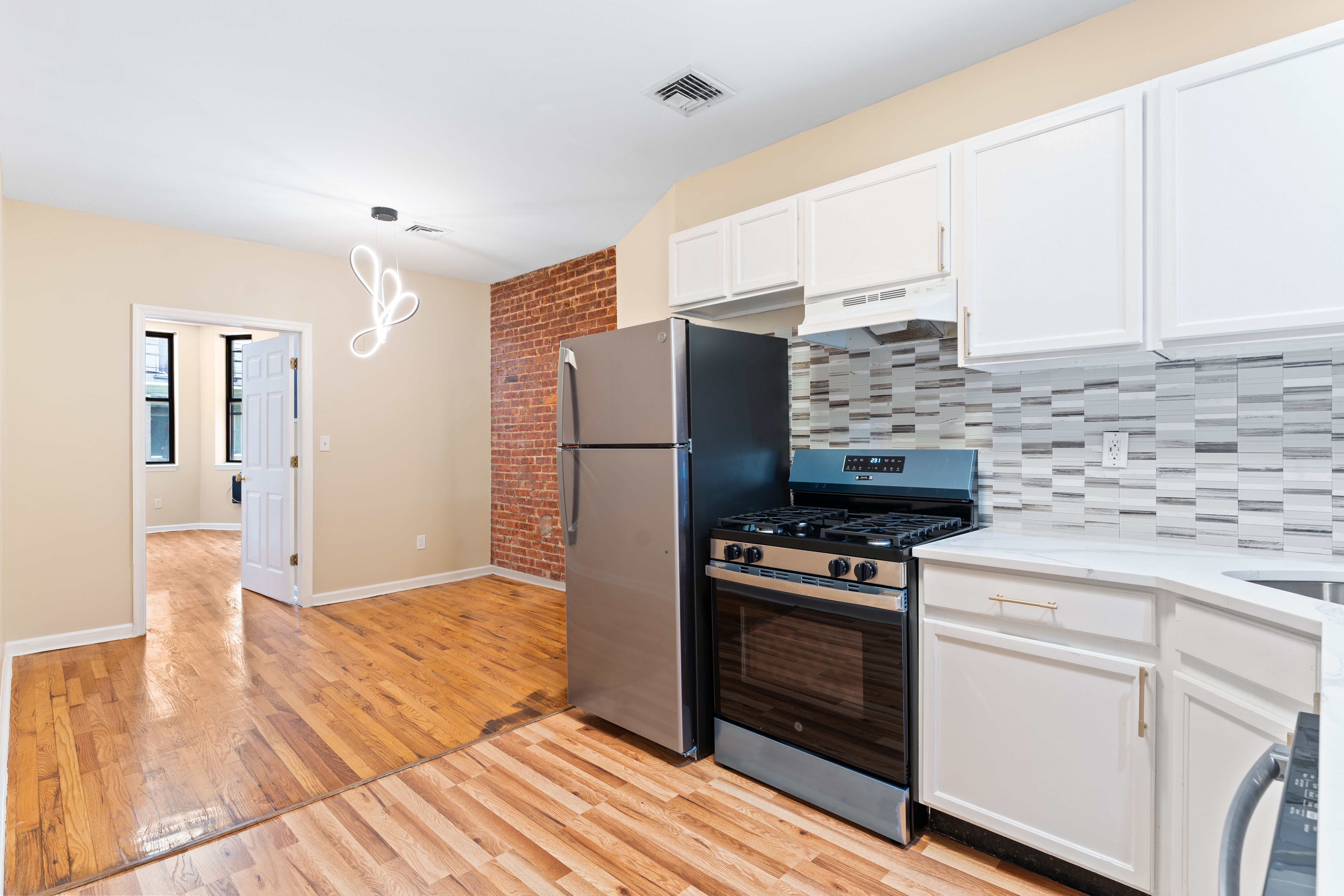 378 Baldwin Ave Unit# 1L