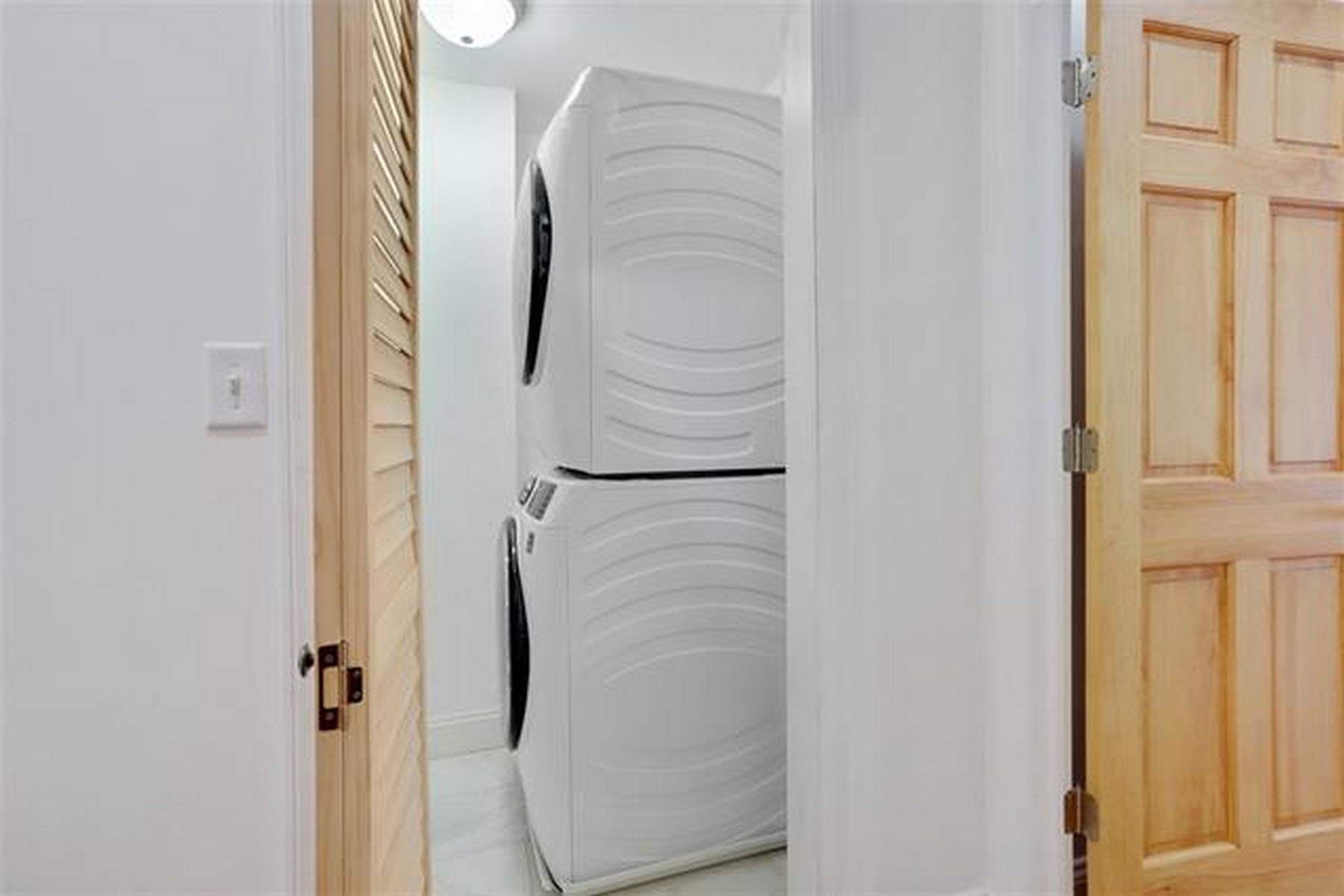 315 New York Ave Unit# 2