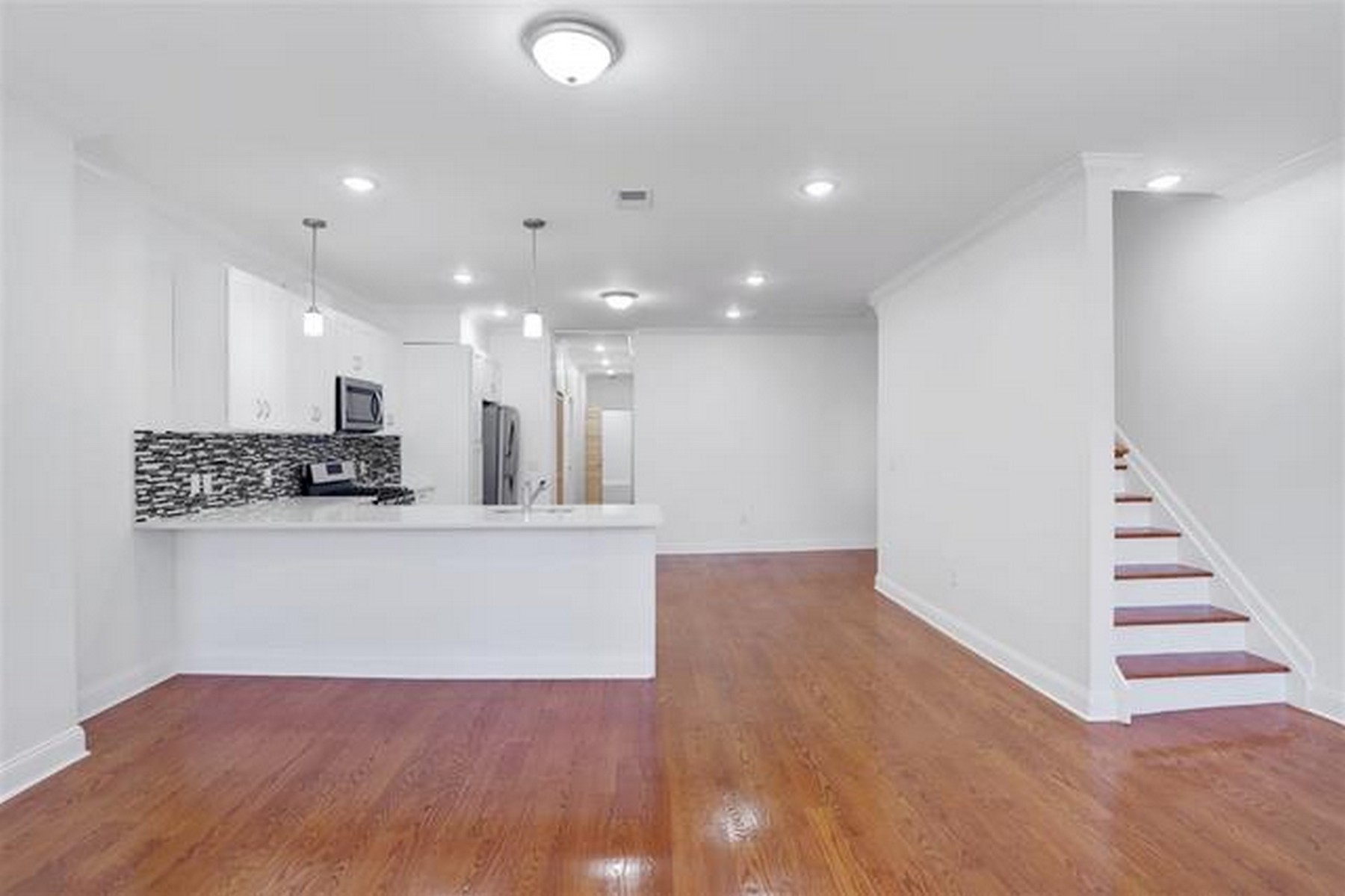 315 New York Ave Unit# 2