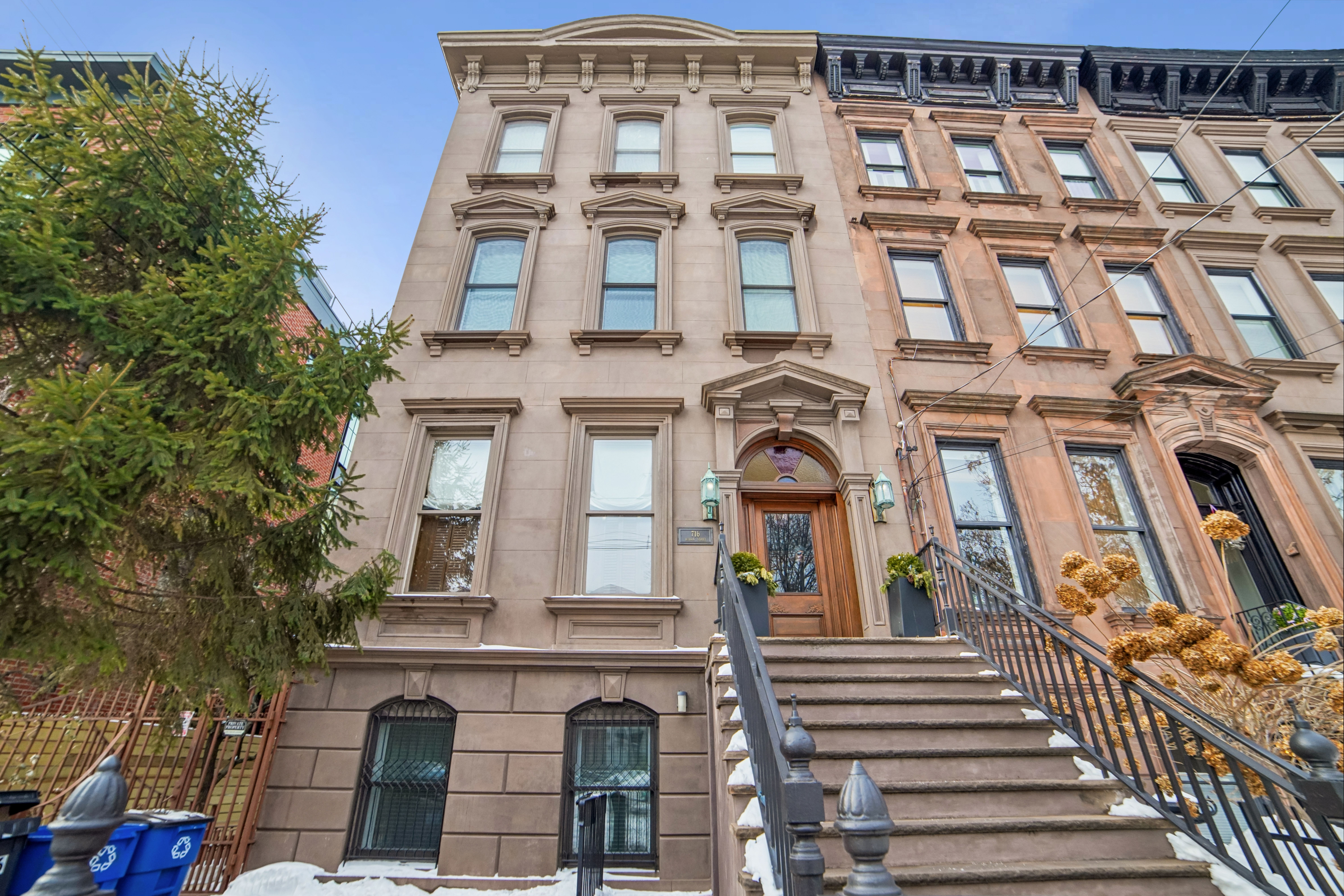 716 Hudson Street 