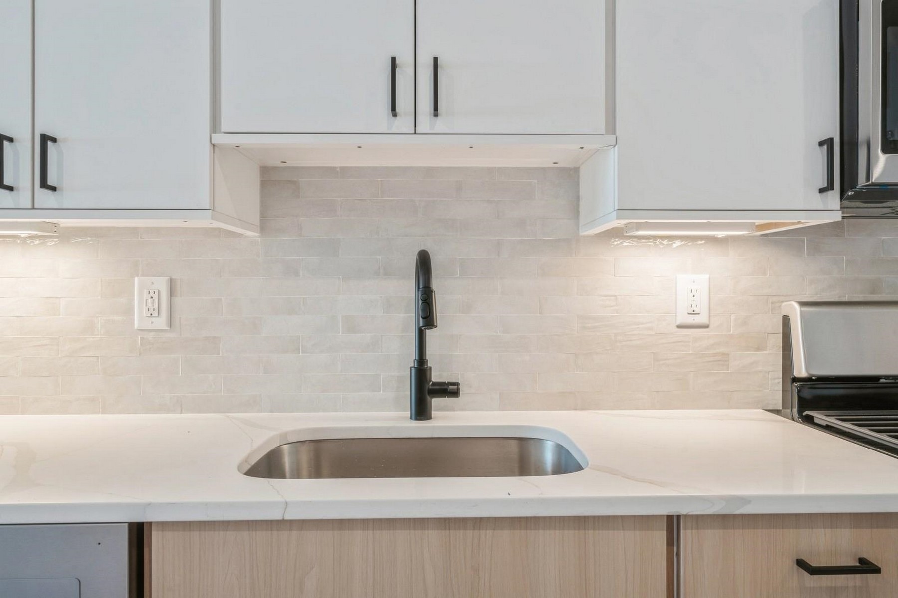 201-205 Randolph Ave Unit# 105