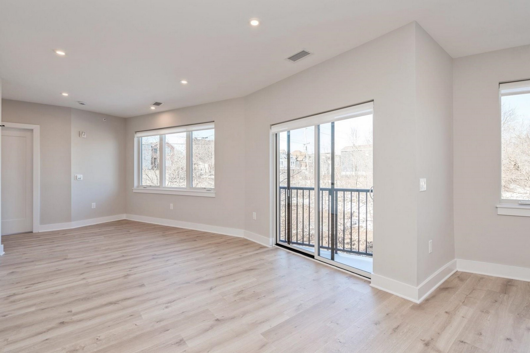201-205 Randolph Ave Unit# 105