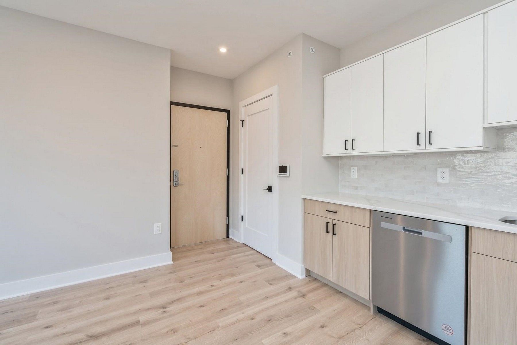 201-205 Randolph Ave Unit# 105