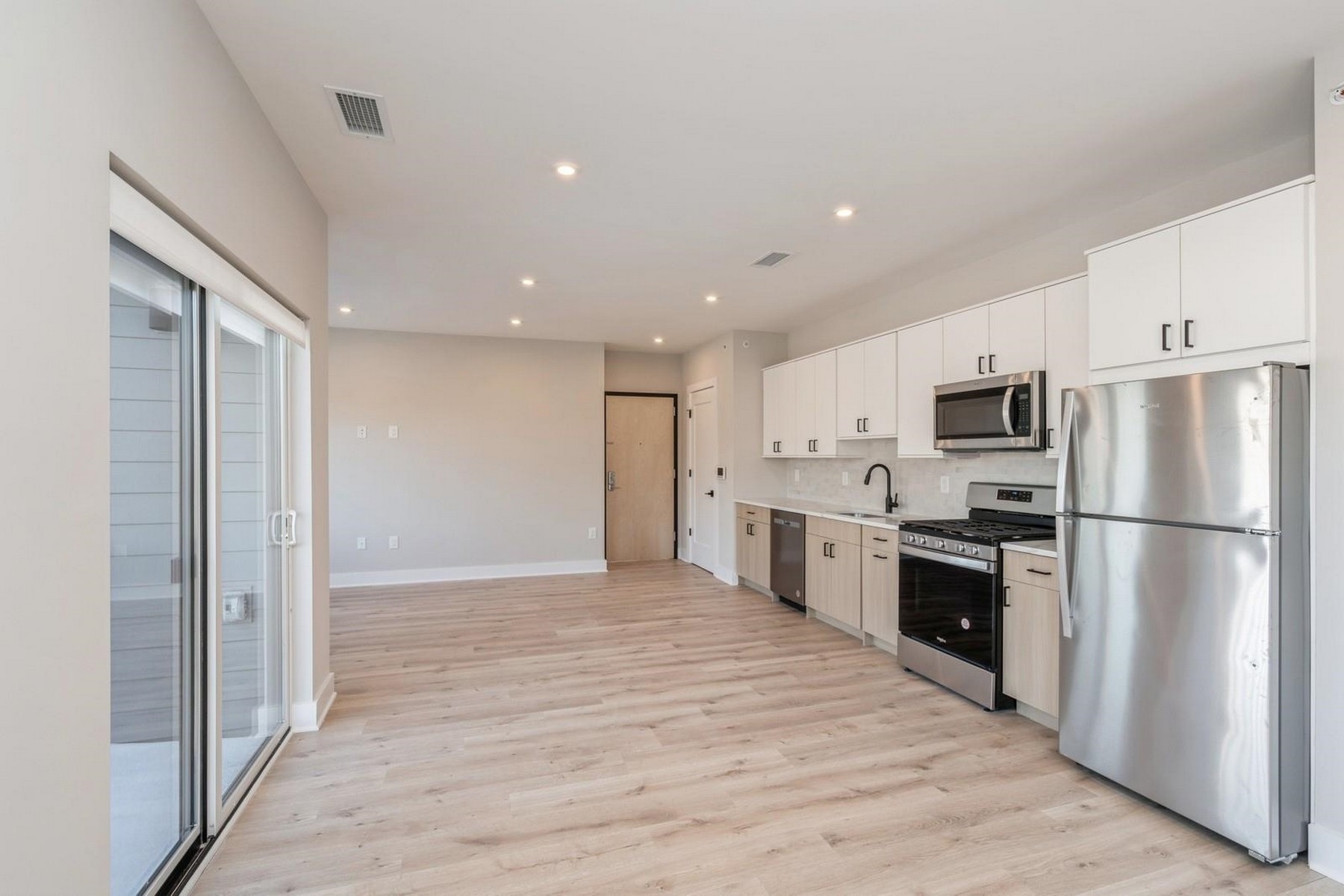 201-205 Randolph Ave Unit# 105