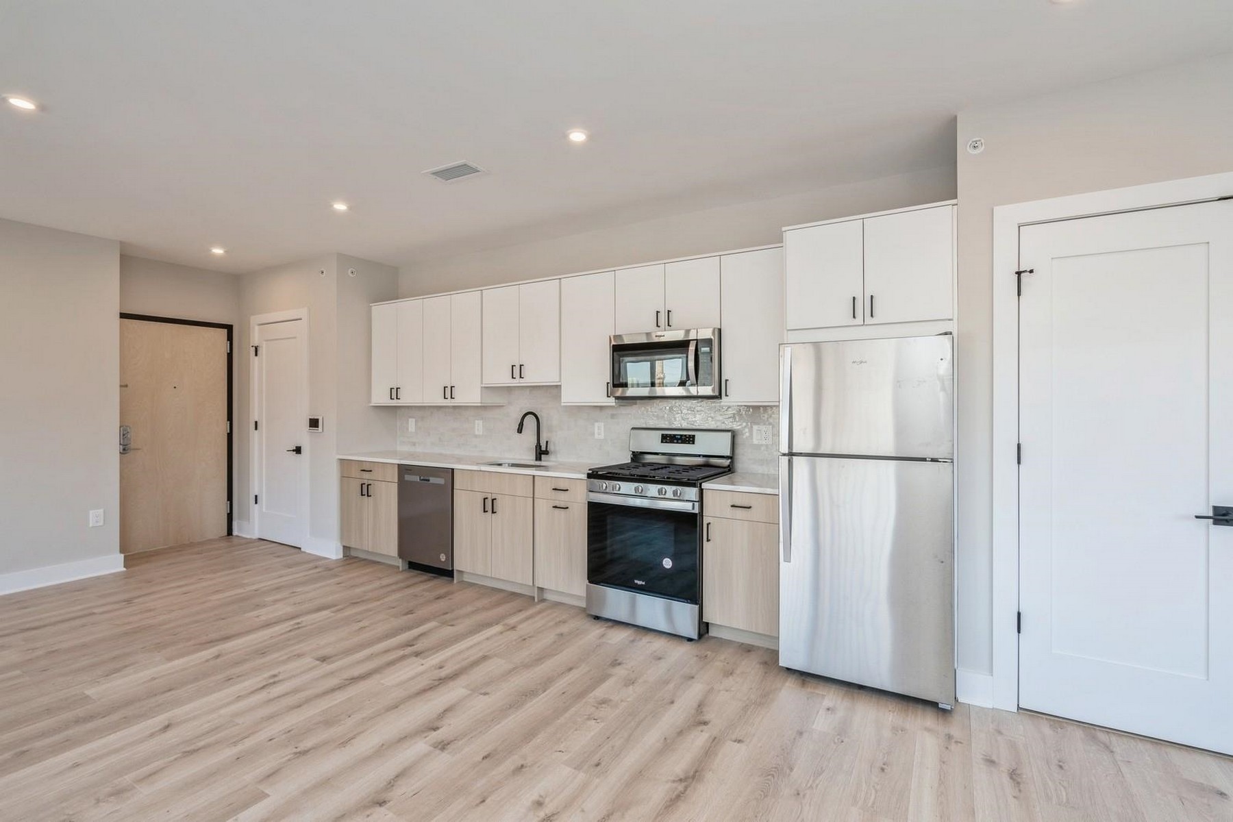 201-205 Randolph Ave Unit# 105