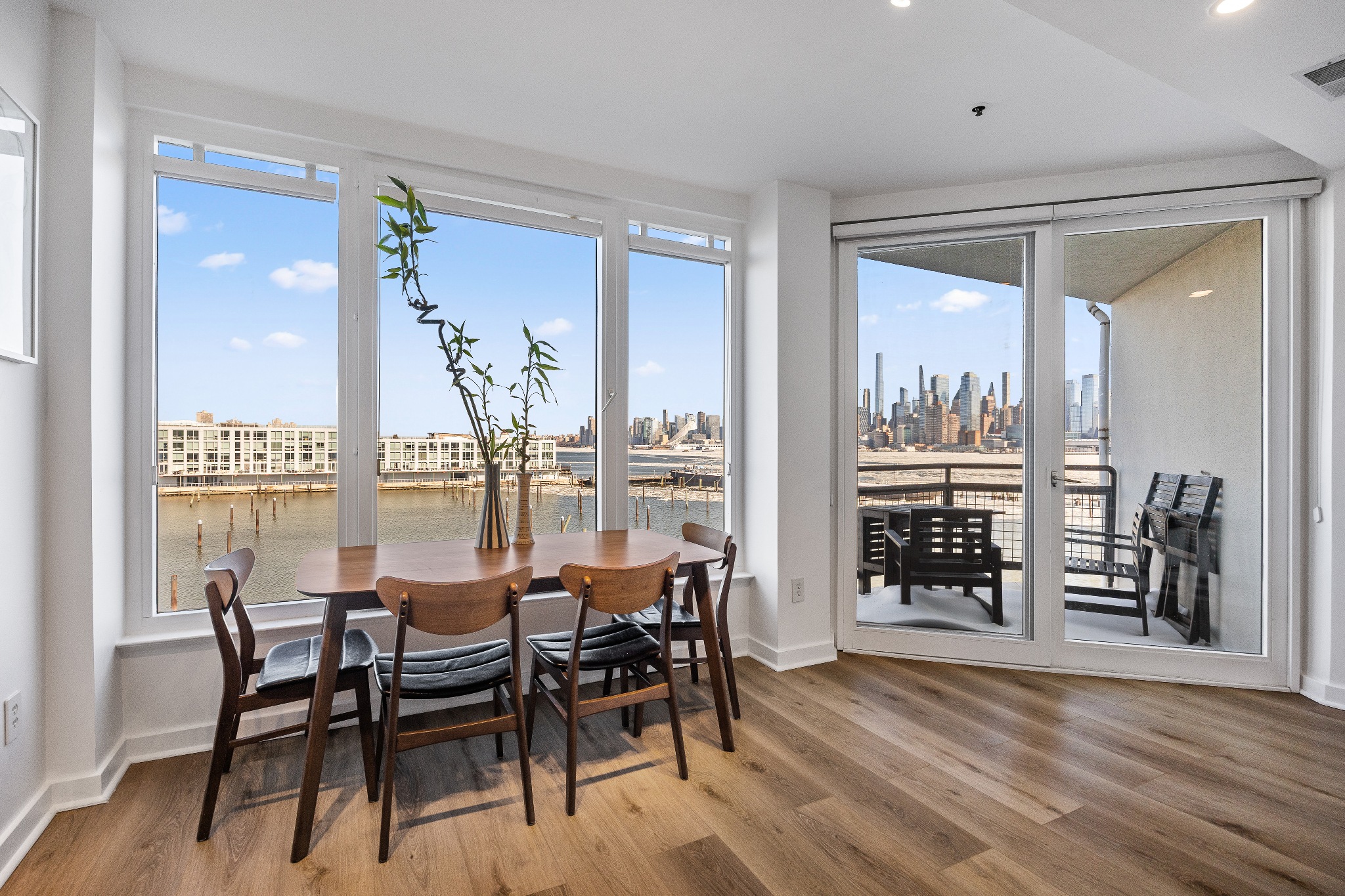 600 Harbor Boulevard 