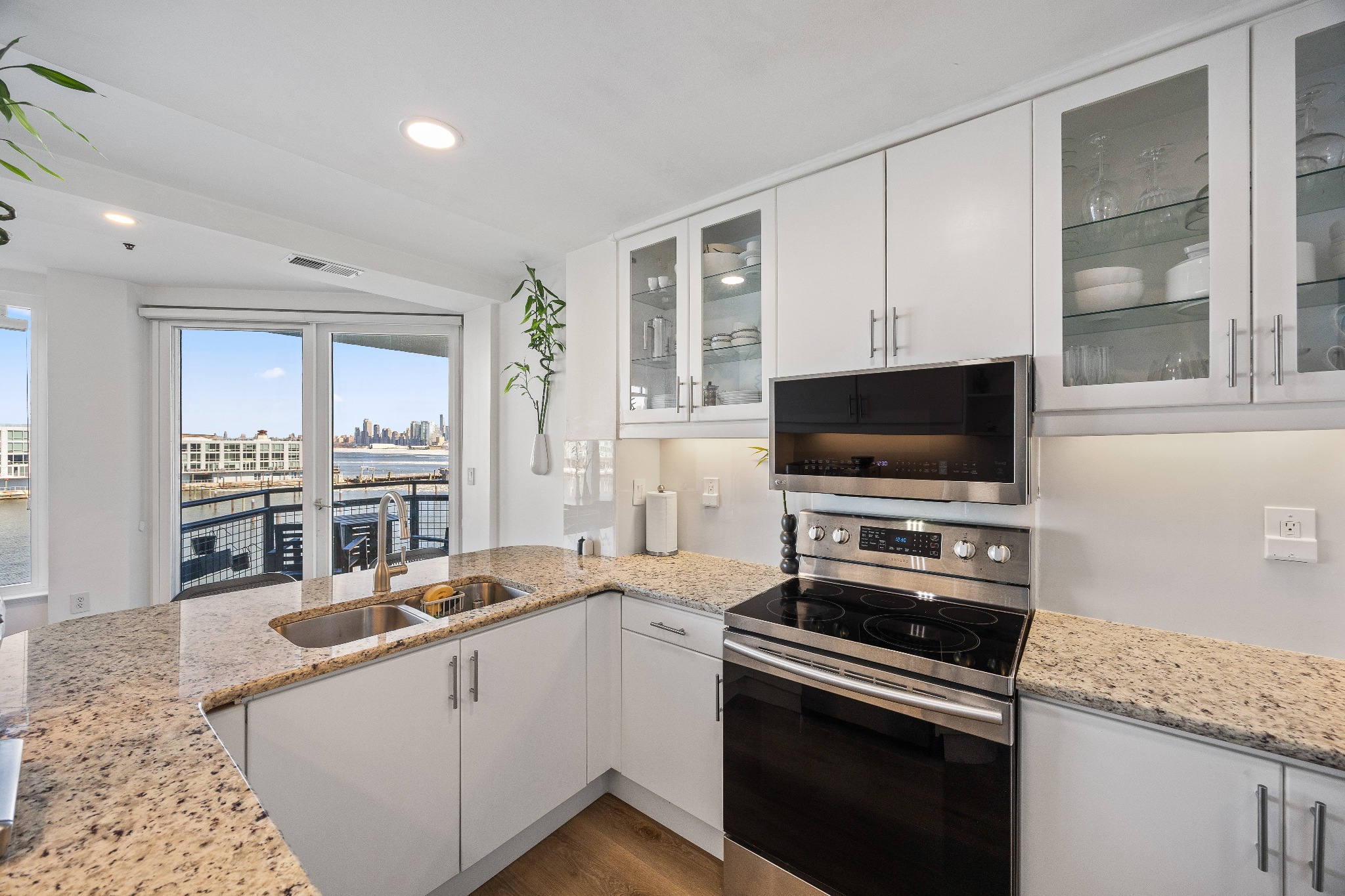 600 Harbor Boulevard 