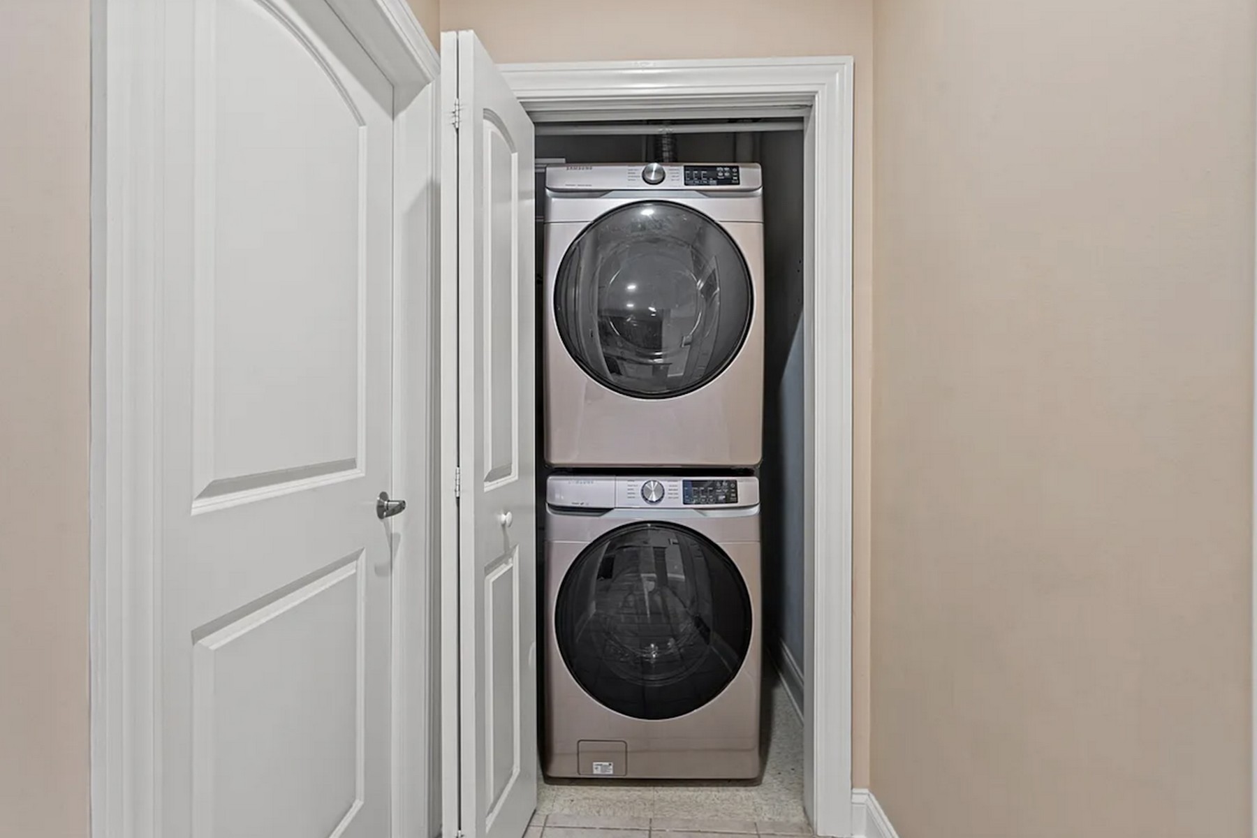 22 Avenue At Port Imperial Unit# 232