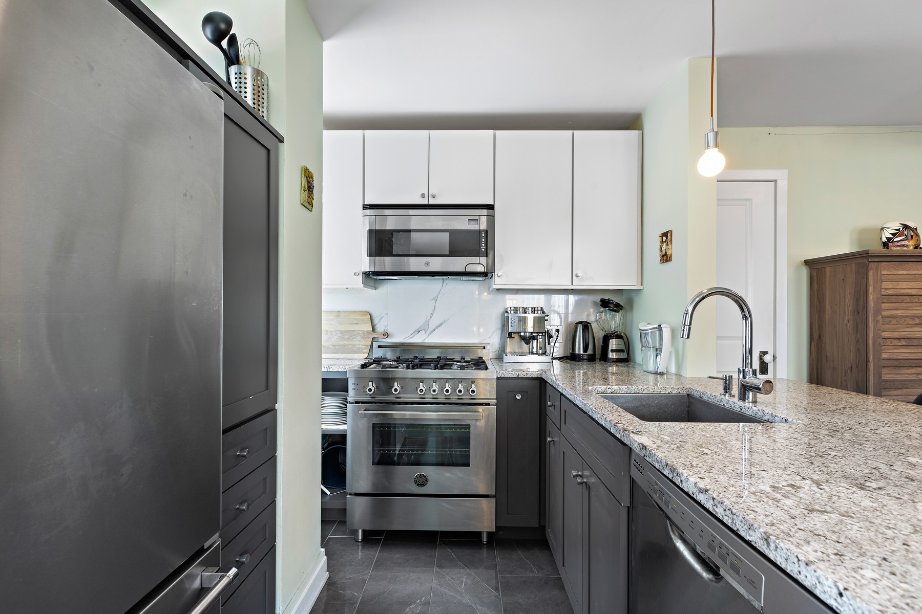 135 Montgomery St Unit# 12-10